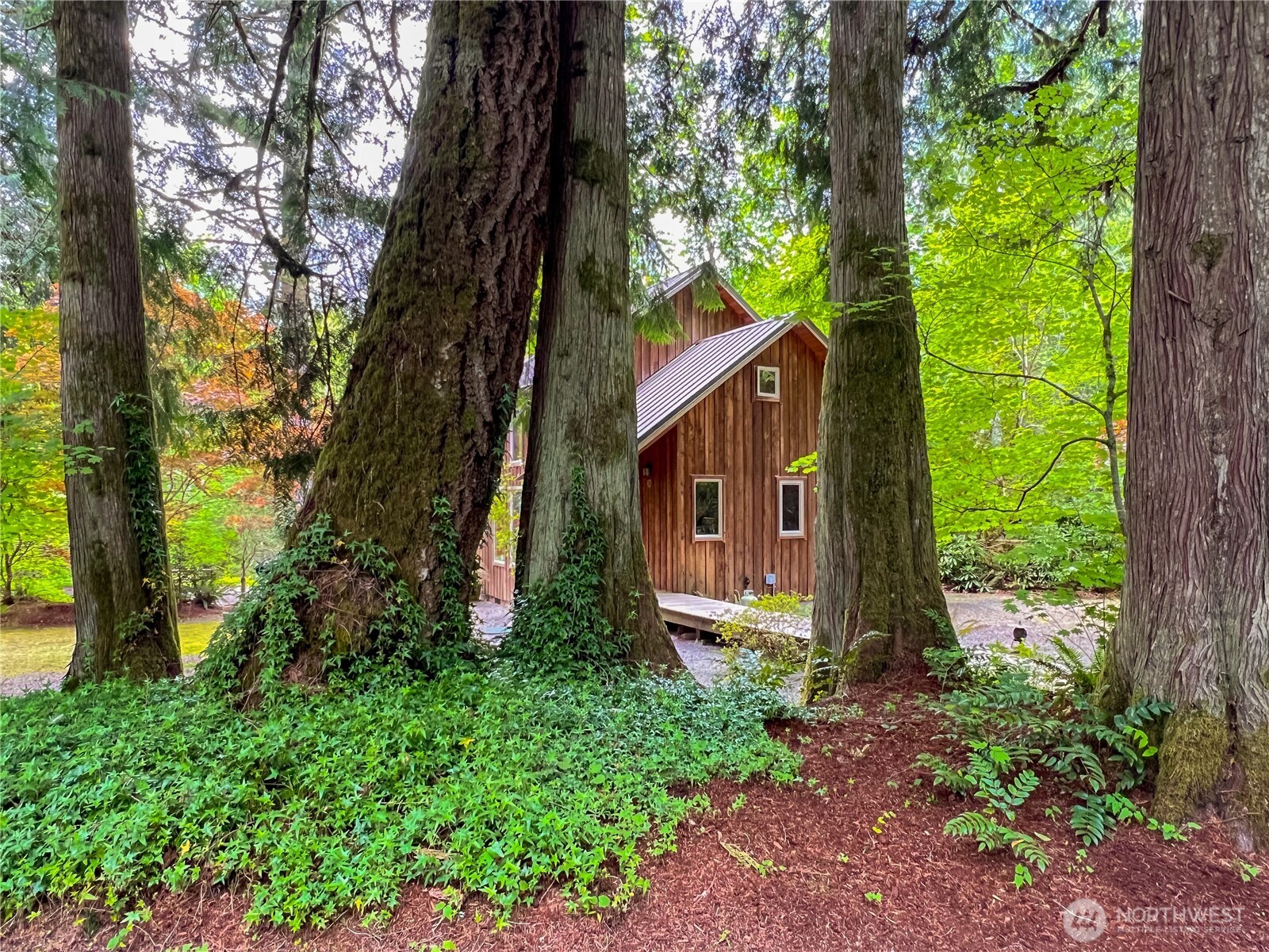423 Lords Lake Loop Property Photo 2