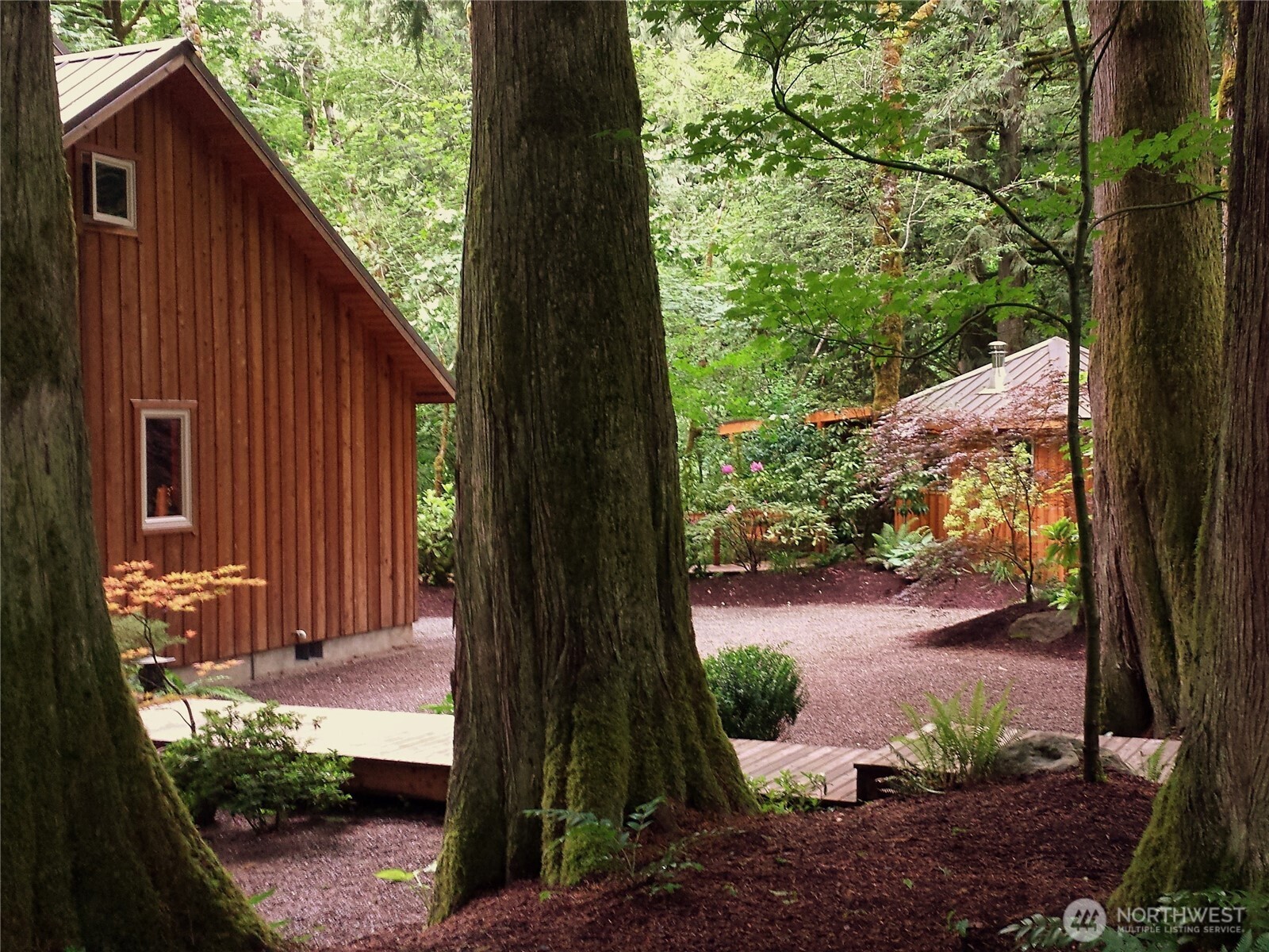 423 Lords Lake Loop Property Photo 3
