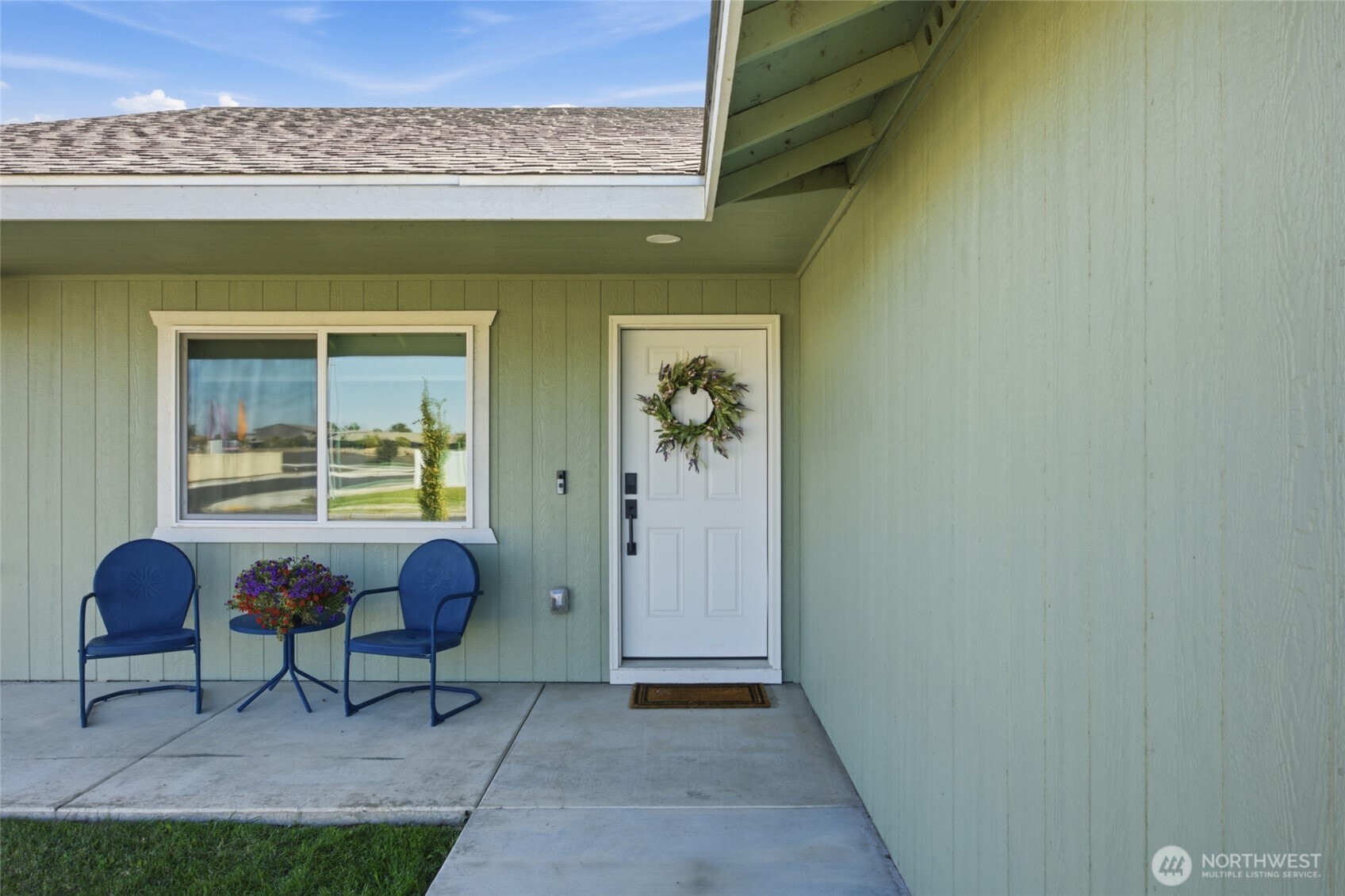 1305 W Polo Ridge Drive Property Photo 2