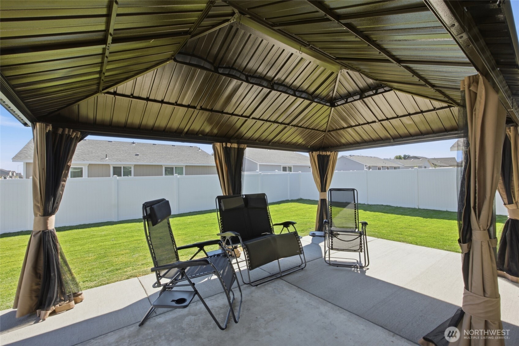 1305 W Polo Ridge Drive Property Photo 17