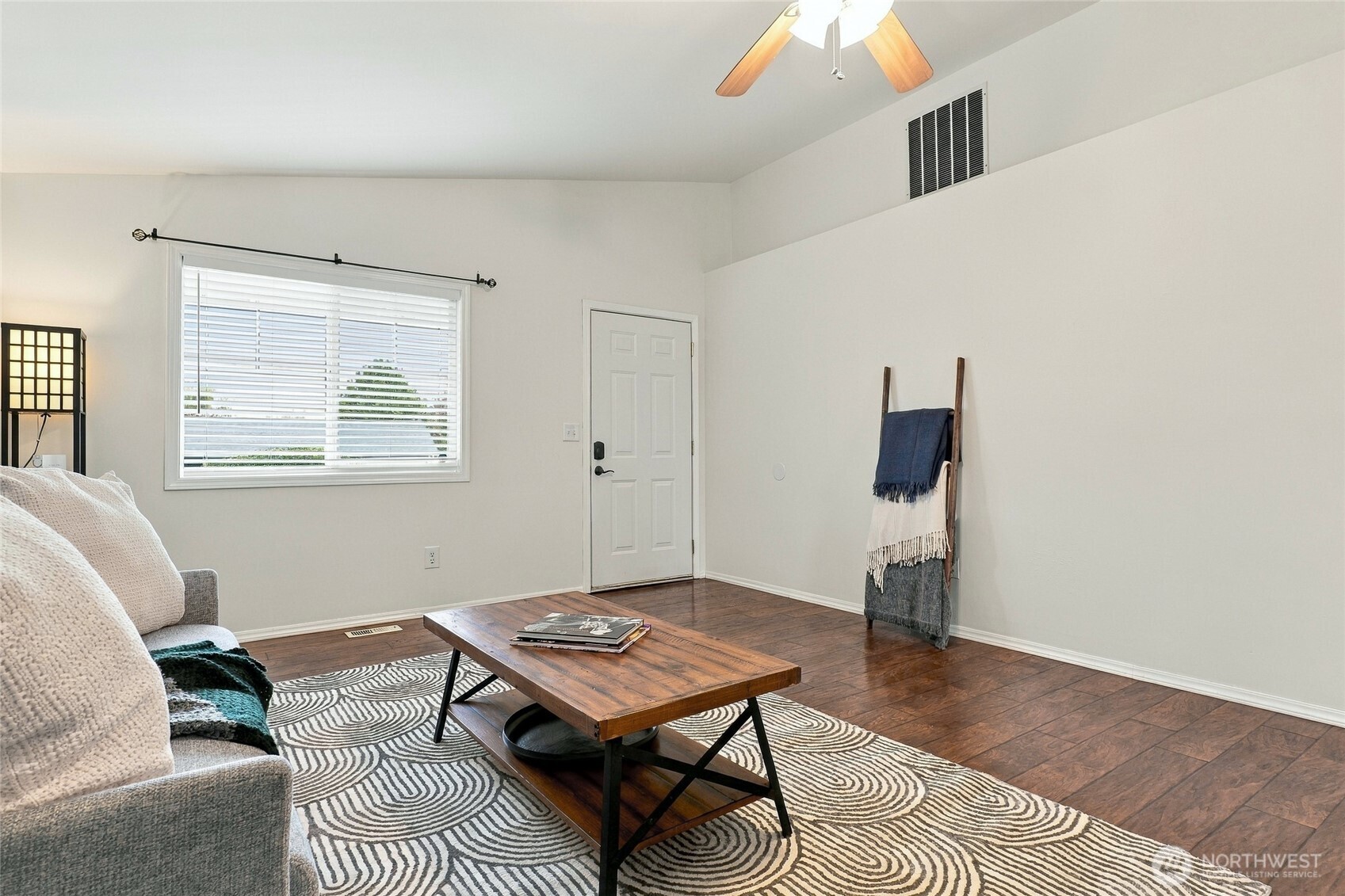 4704 Ne 60th Drive Property Photo 5