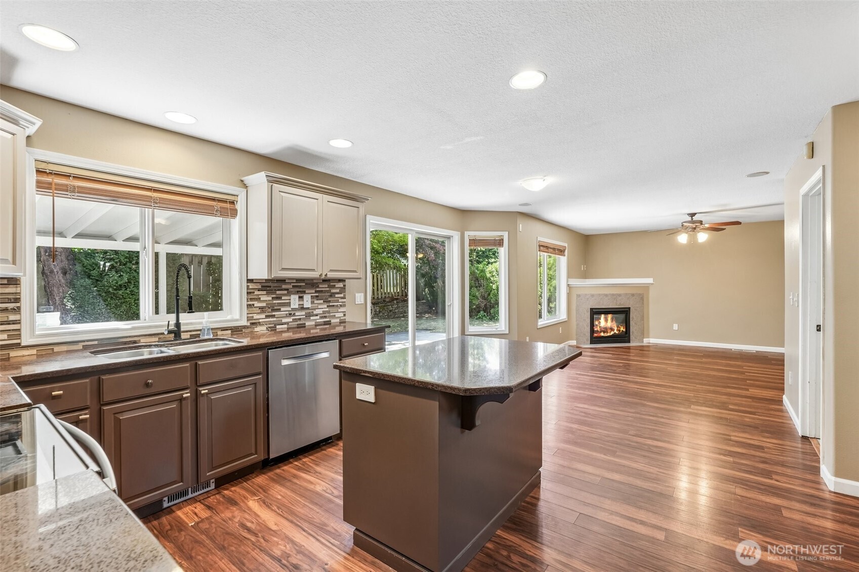 1612 Se 187th Place Property Photo 13