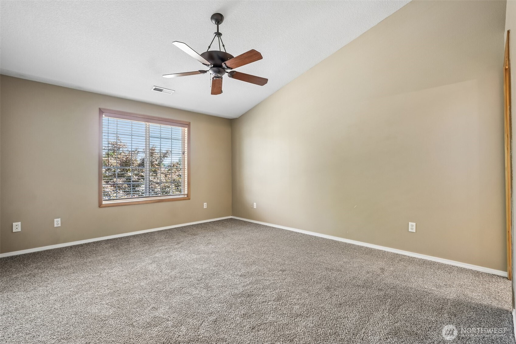 1612 Se 187th Place Property Photo 22