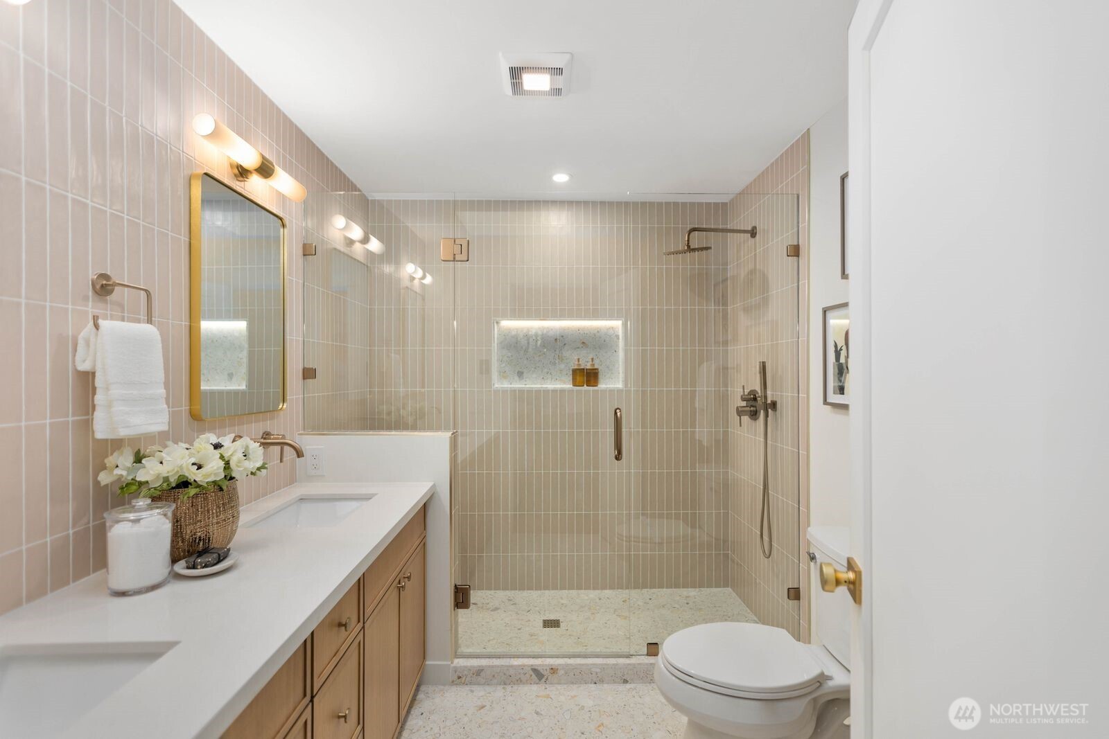 4215 Island Crest Way Property Photo 22