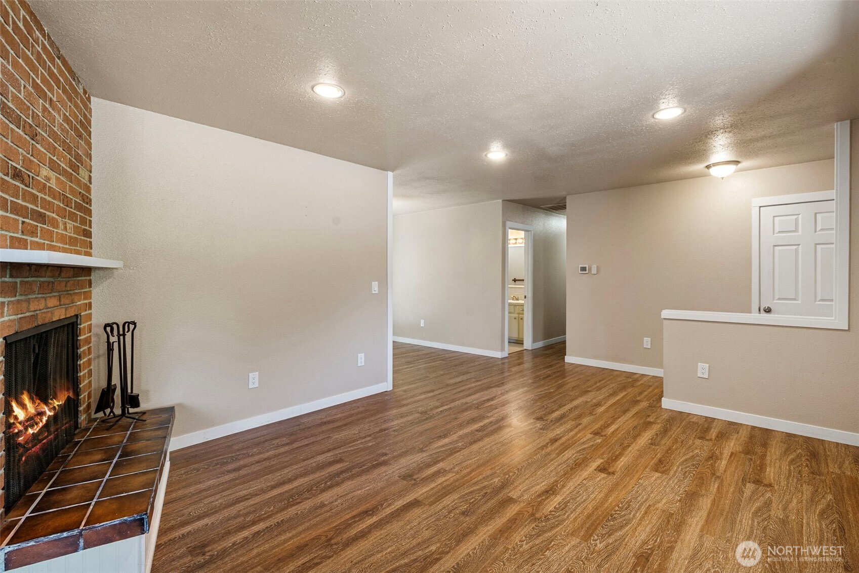4708 Alameda Avenue Property Photo 5