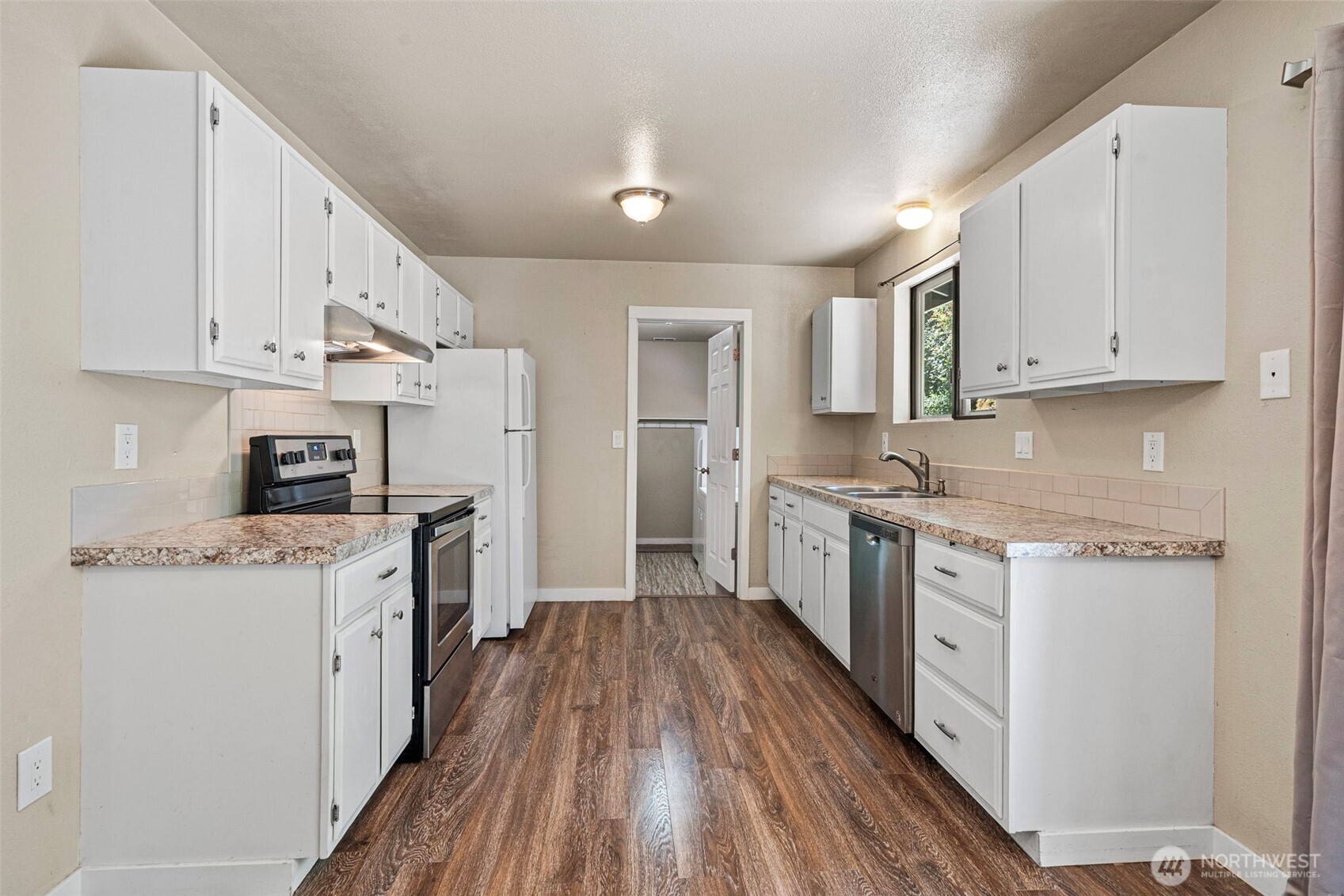 4708 Alameda Avenue Property Photo 8