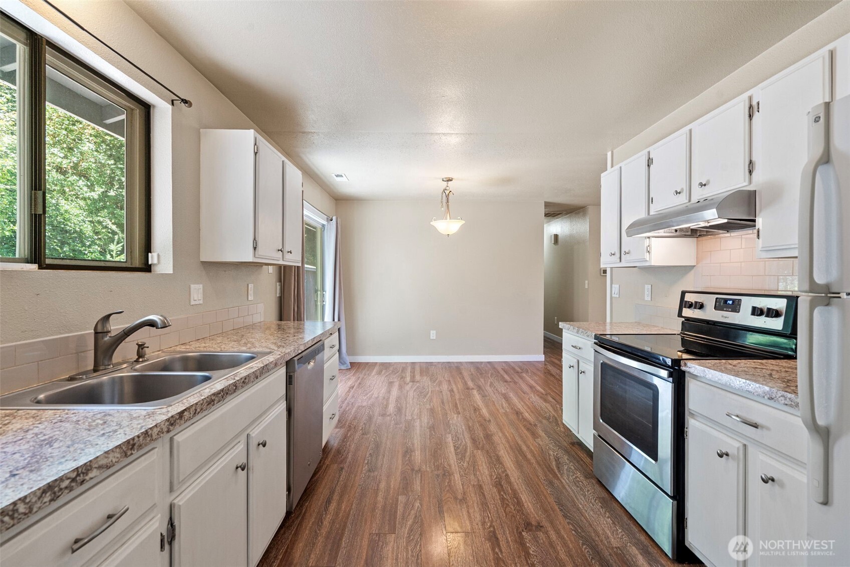4708 Alameda Avenue Property Photo 9