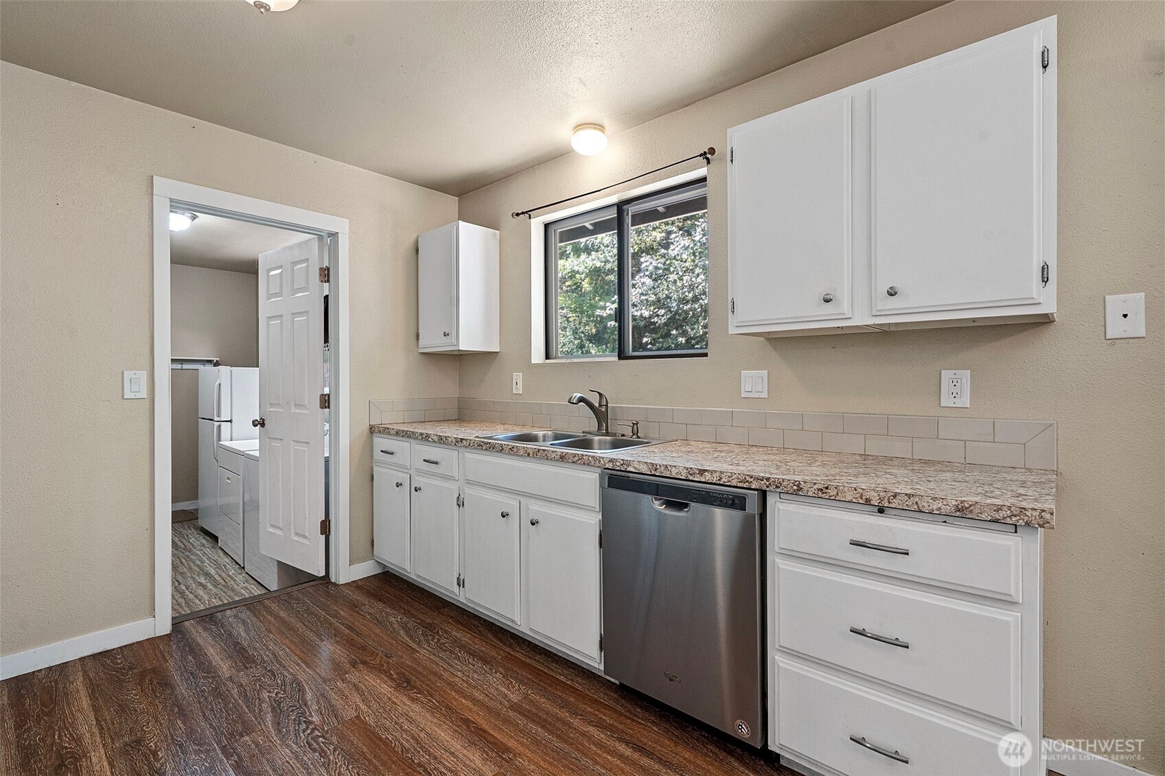 4708 Alameda Avenue Property Photo 12