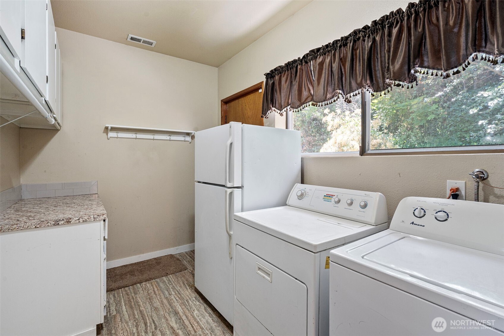 4708 Alameda Avenue Property Photo 13