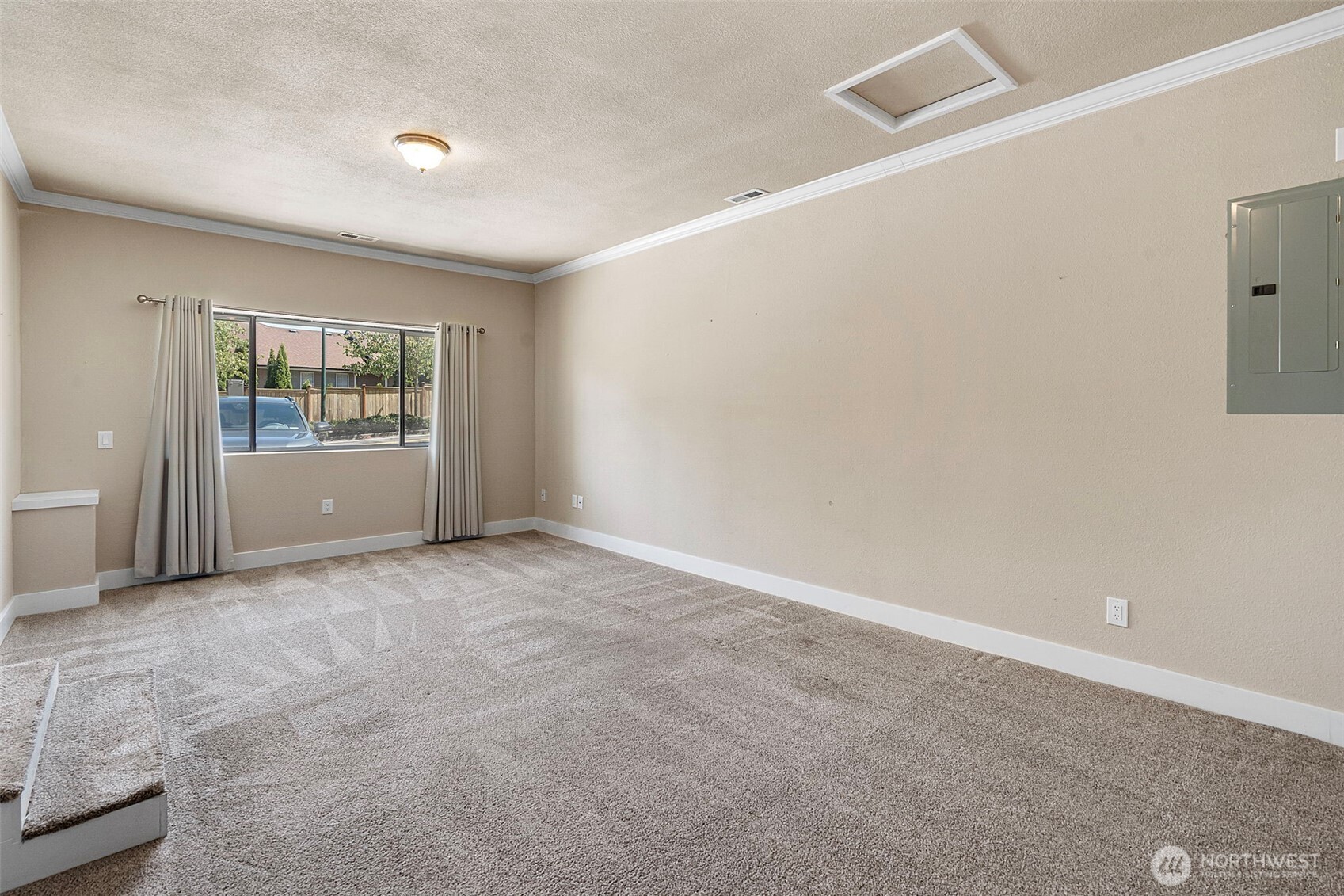 4708 Alameda Avenue Property Photo 15