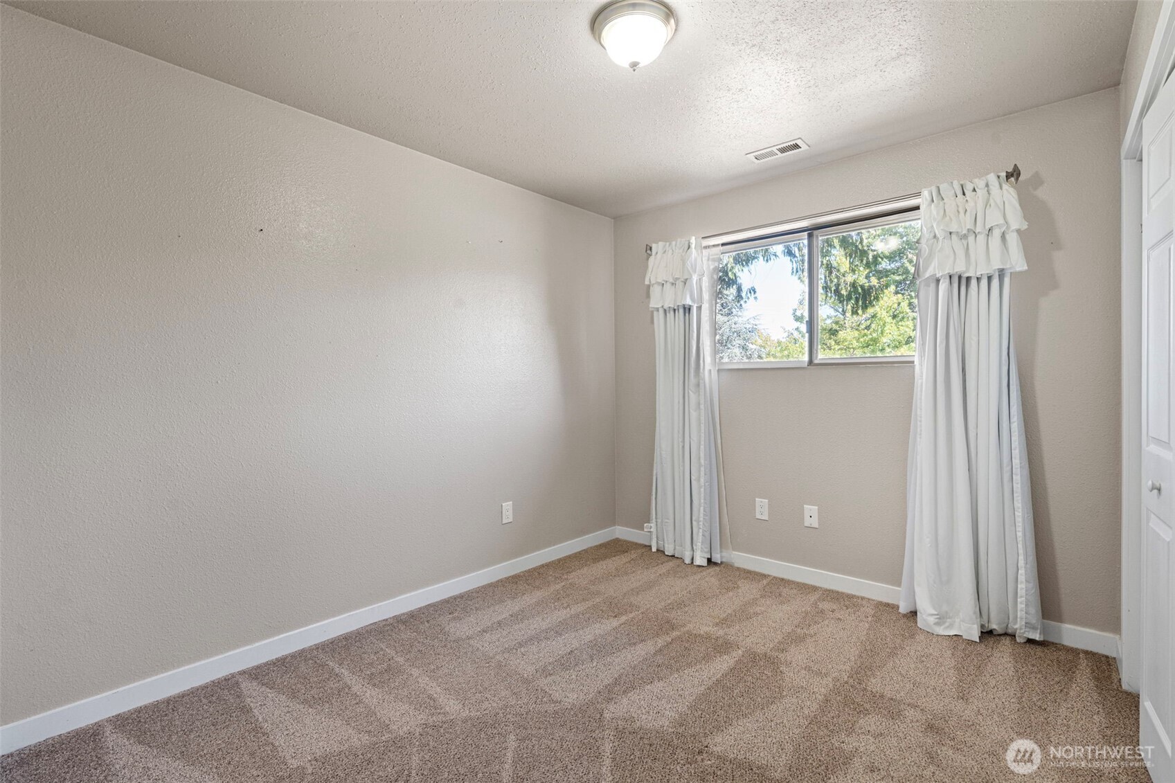 4708 Alameda Avenue Property Photo 22
