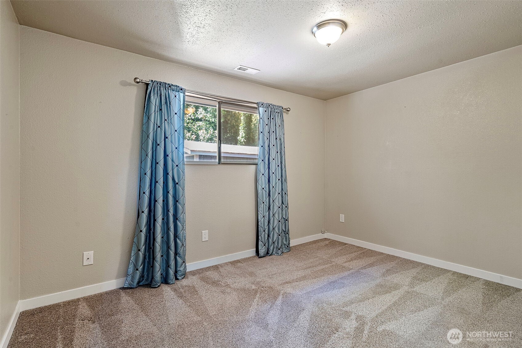 4708 Alameda Avenue Property Photo 26