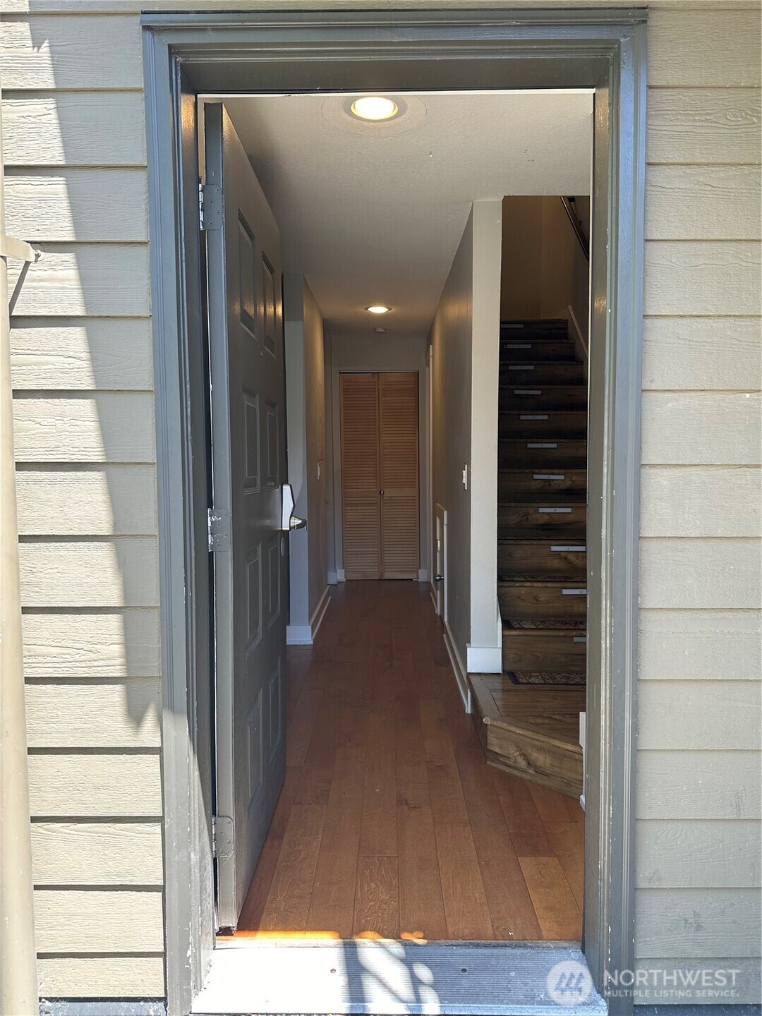 2562674 Property Photo 2