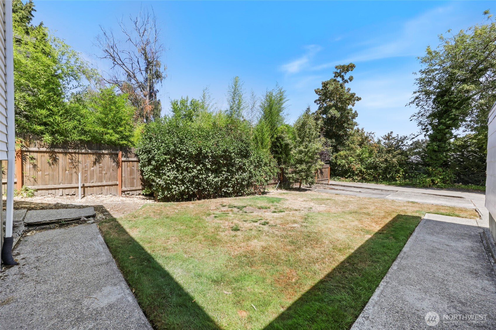 5811 S Sheridan Avenue Property Photo 6