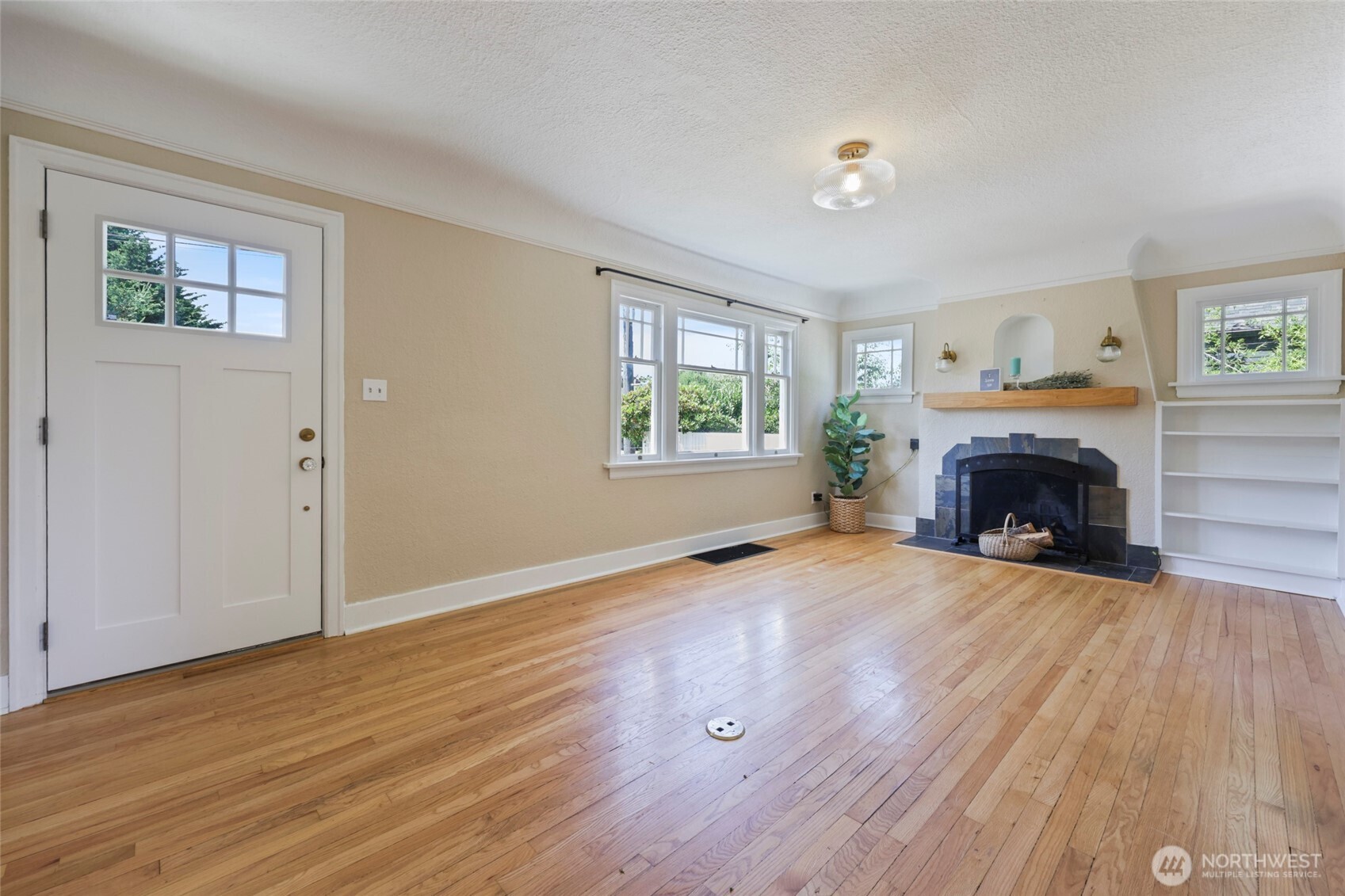 5811 S Sheridan Avenue Property Photo 9