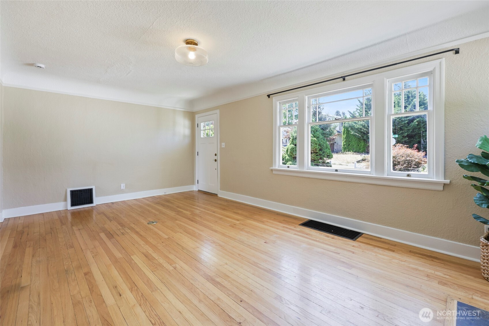 5811 S Sheridan Avenue Property Photo 10