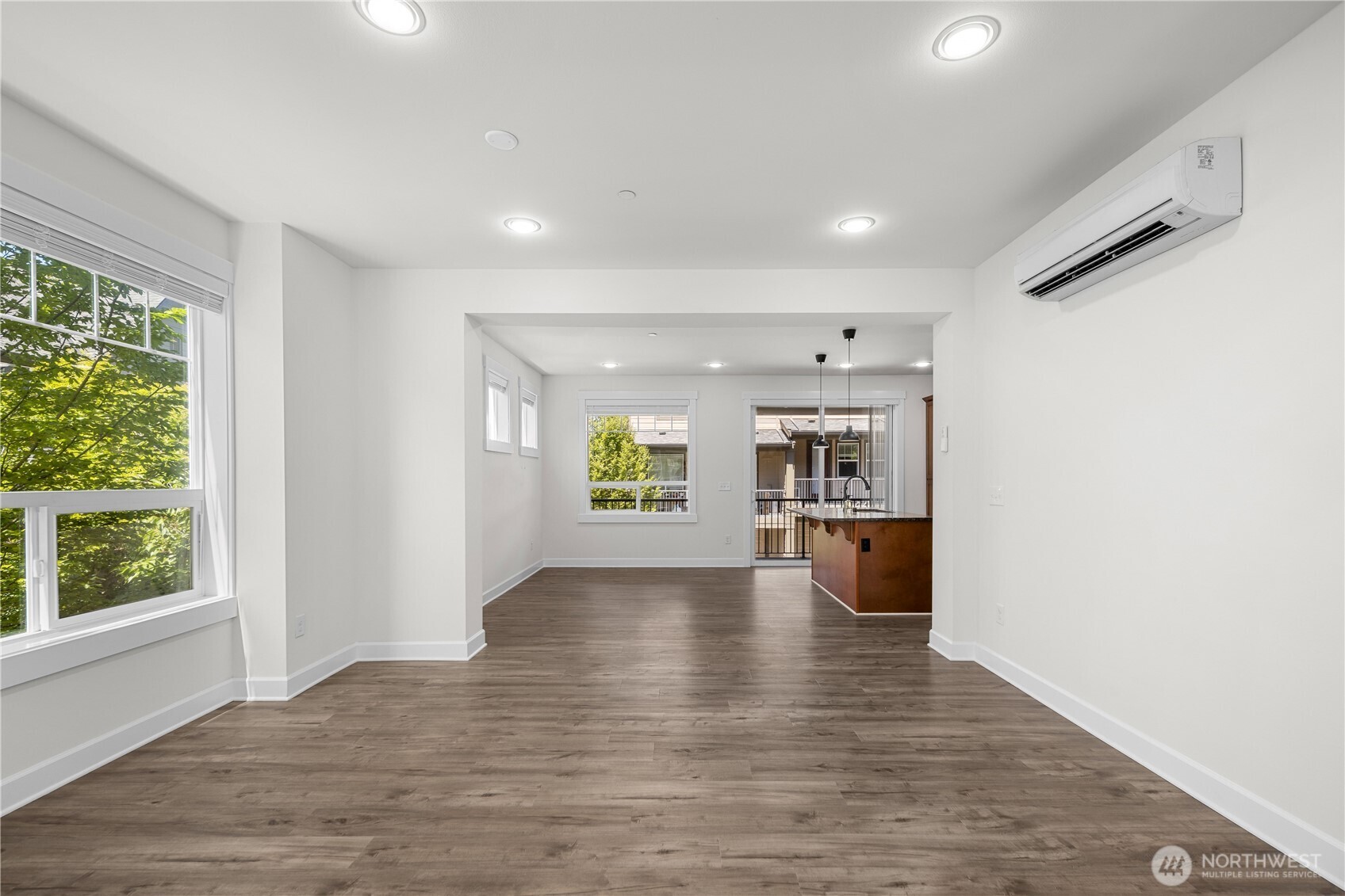 1382 Chelssea Walk Property Photo 5