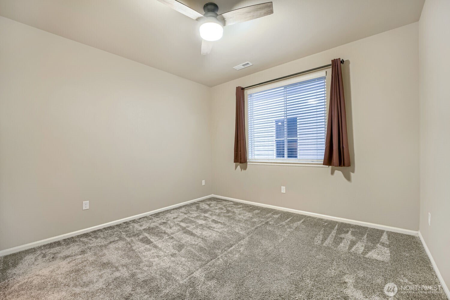 23511 Tahoma Place Property Photo 4