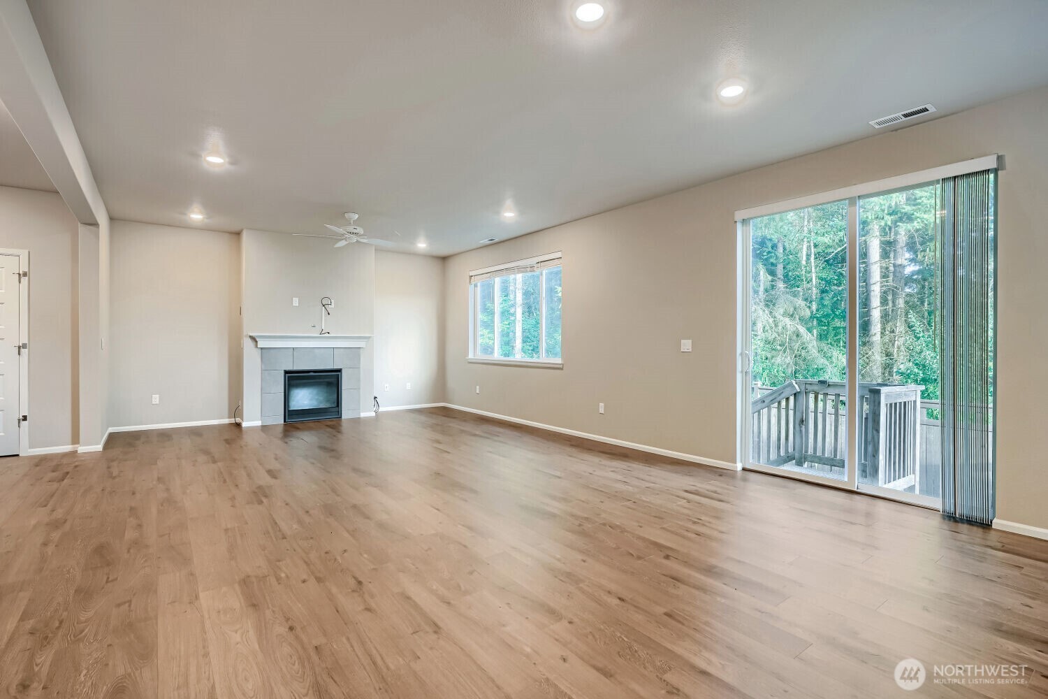 23511 Tahoma Place Property Photo 12