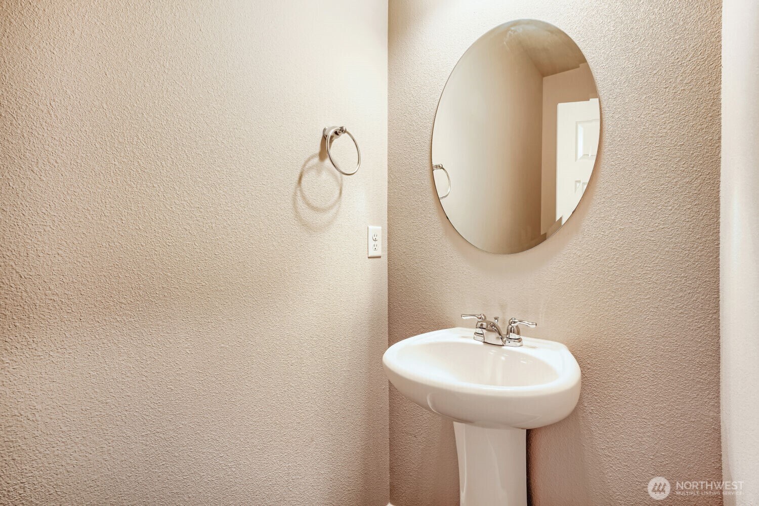 23511 Tahoma Place Property Photo 15