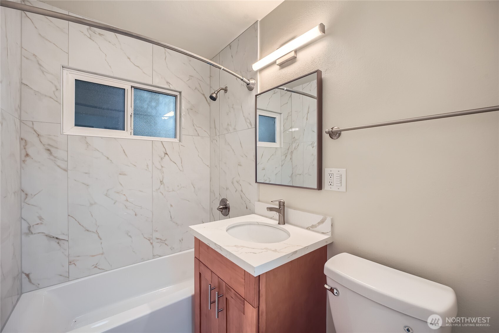4711 Sand Point Way Property Photo 14
