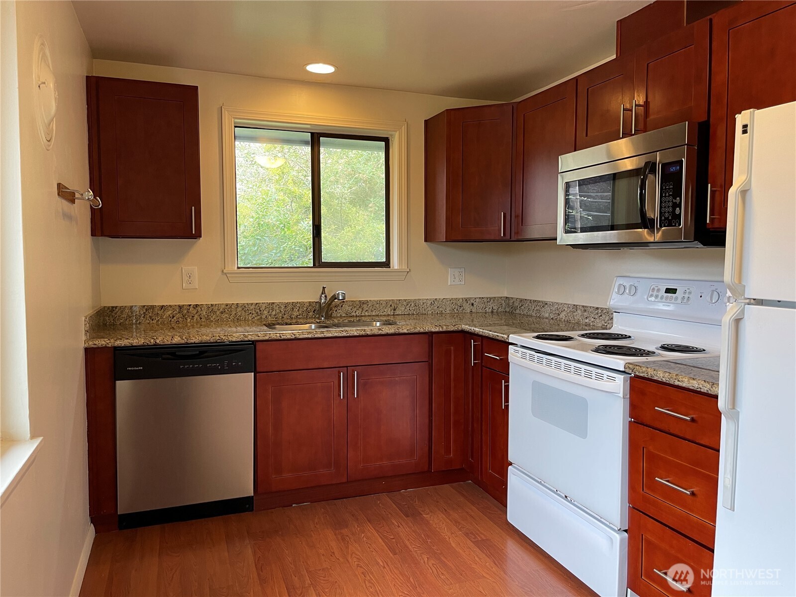 4711 Sand Point Way Property Photo 27