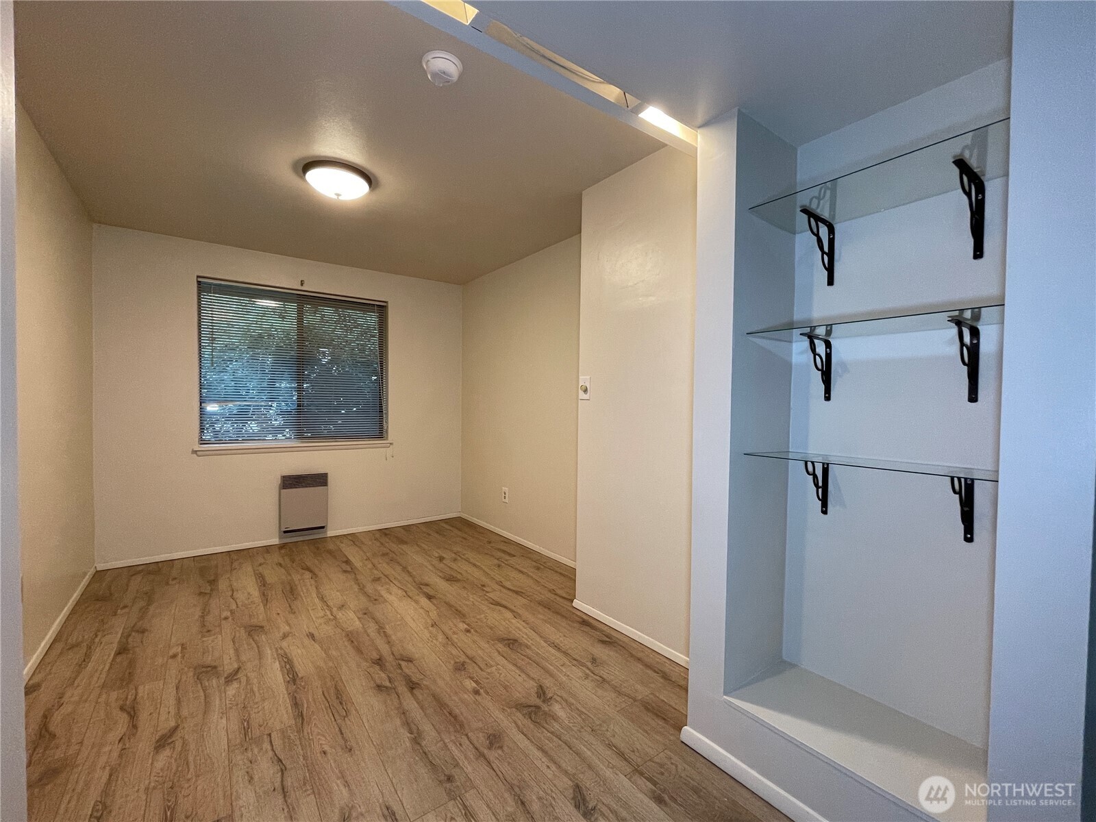 4711 Sand Point Way Property Photo 28