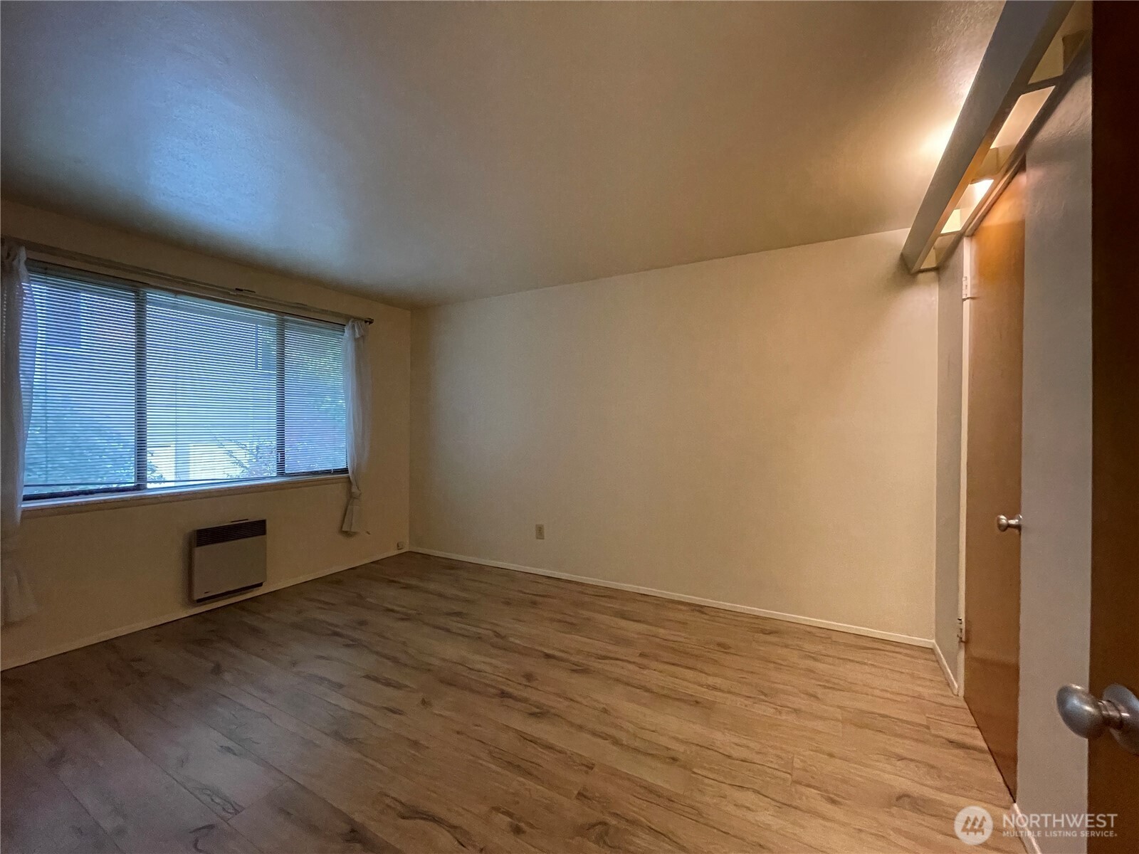 4711 Sand Point Way Property Photo 29