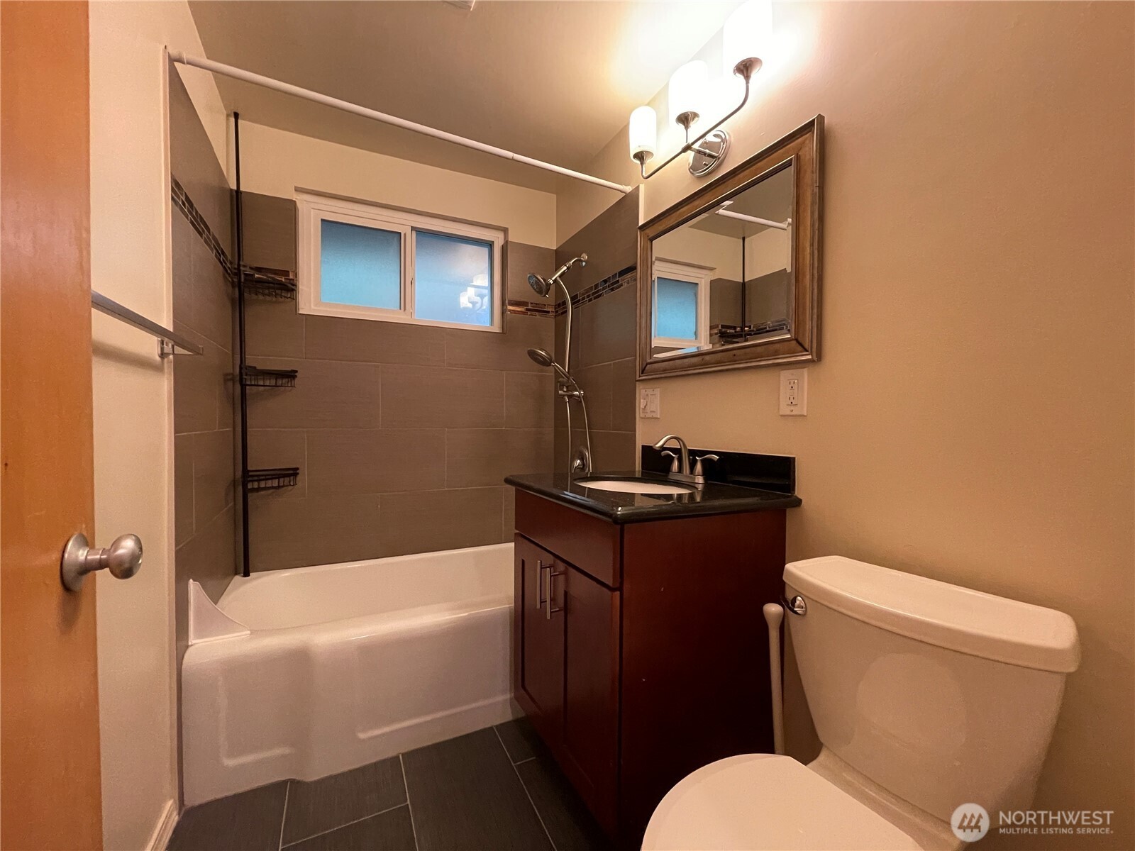4711 Sand Point Way Property Photo 32