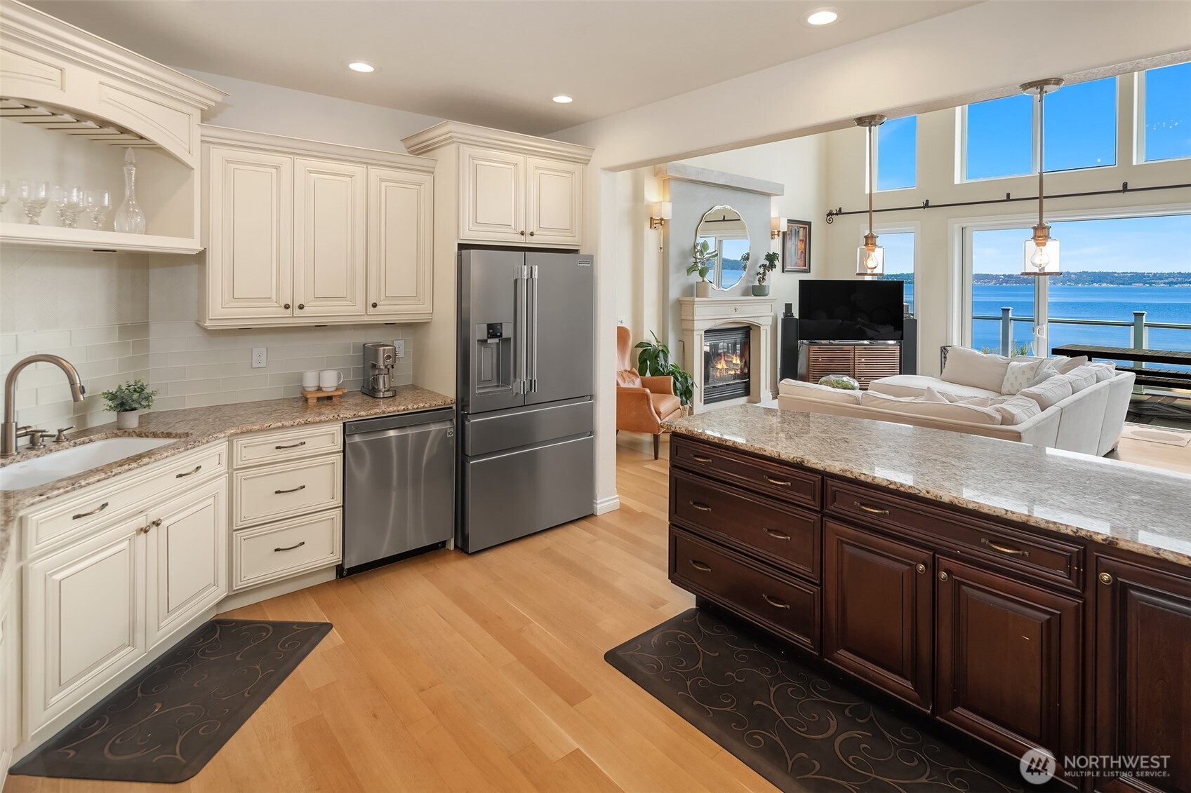25764 Gold Beach Drive Property Photo 6