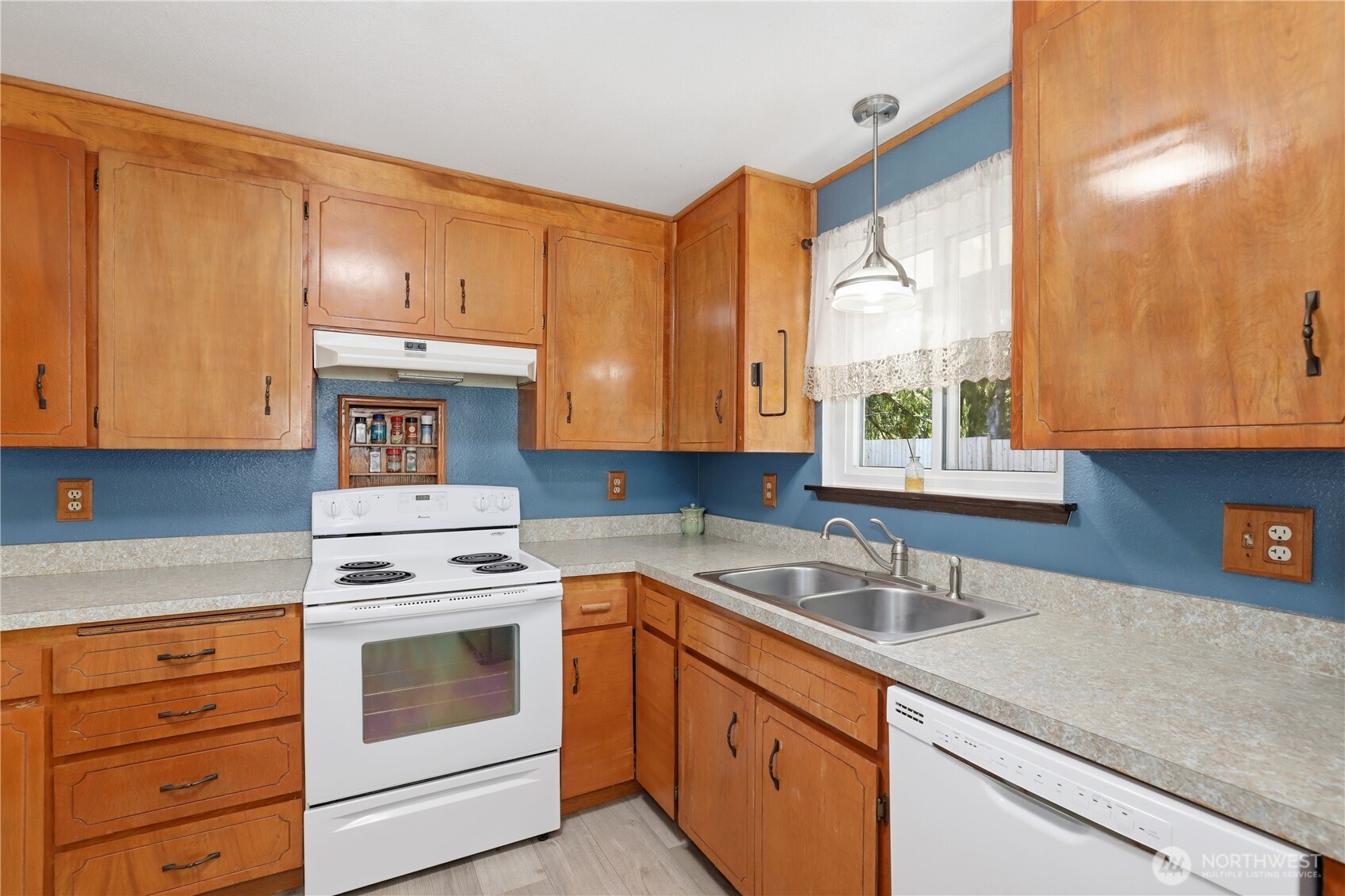 4808 223rd Street Property Photo 10