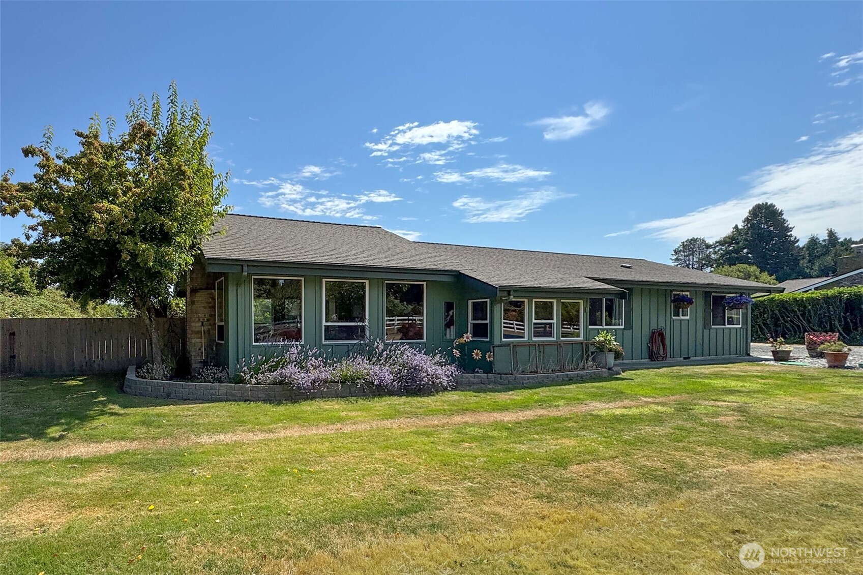 870 Thorton Drive Property Photo 1