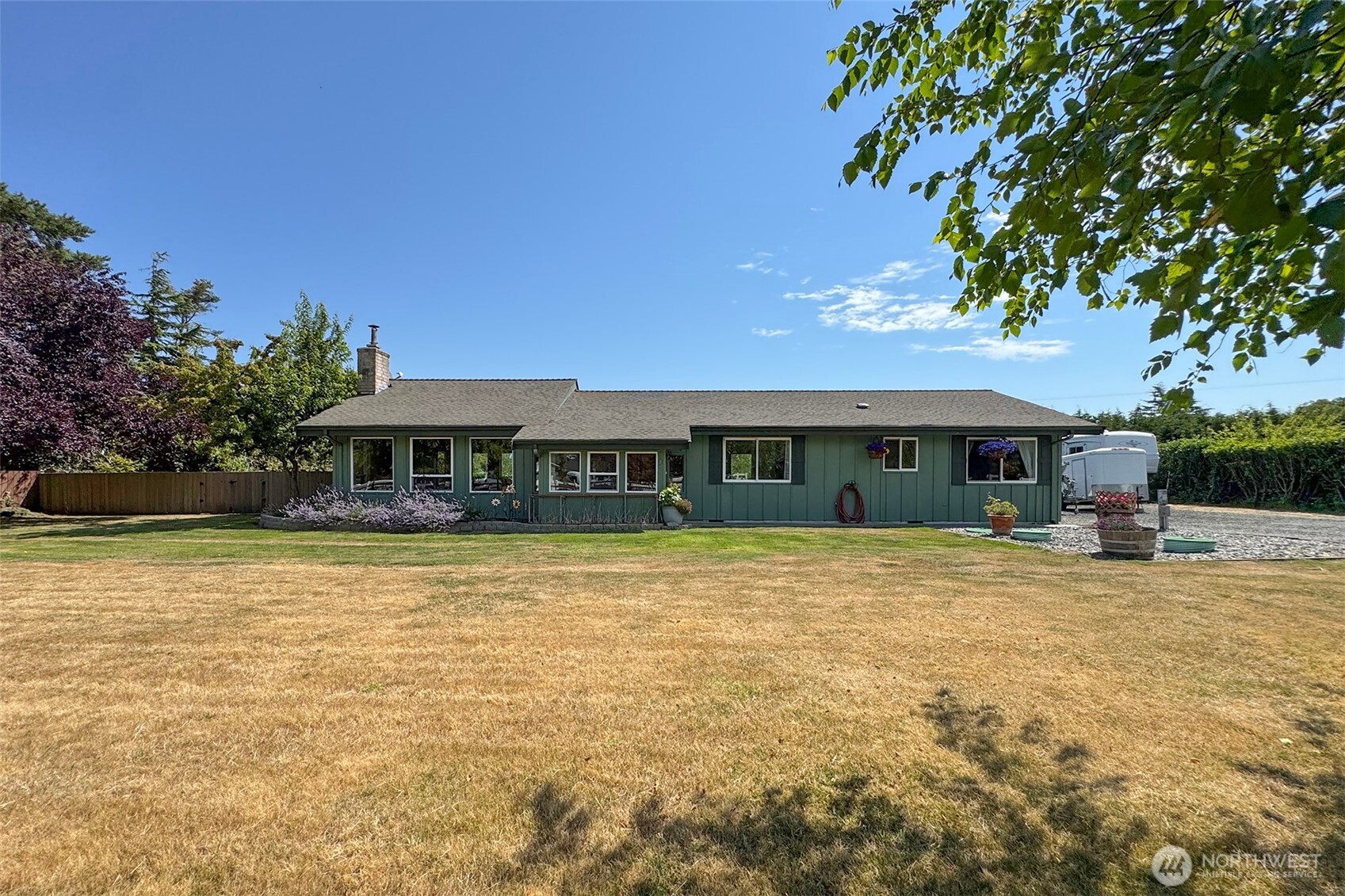 870 Thorton Drive Property Photo 3