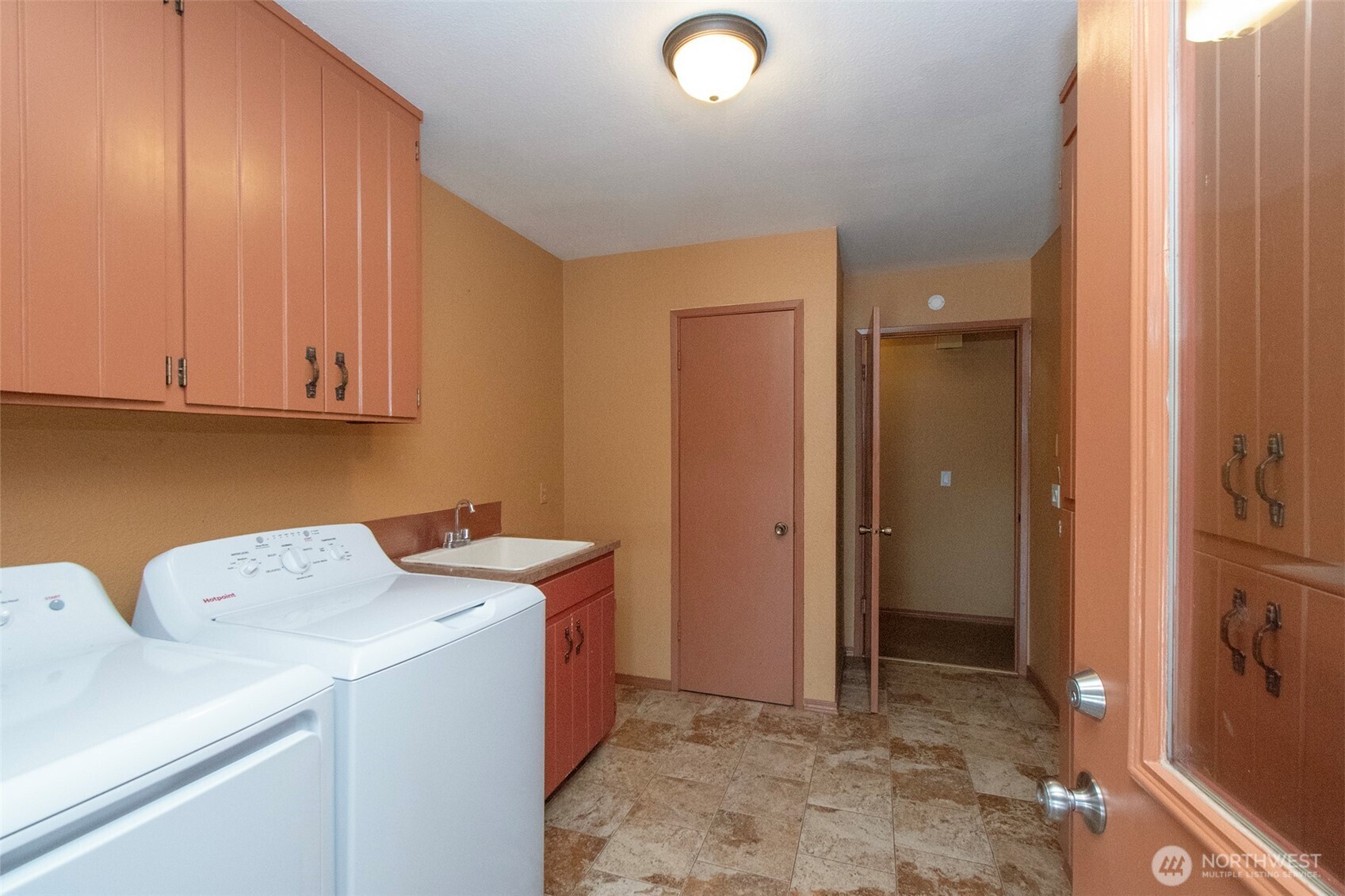 870 Thorton Drive Property Photo 12