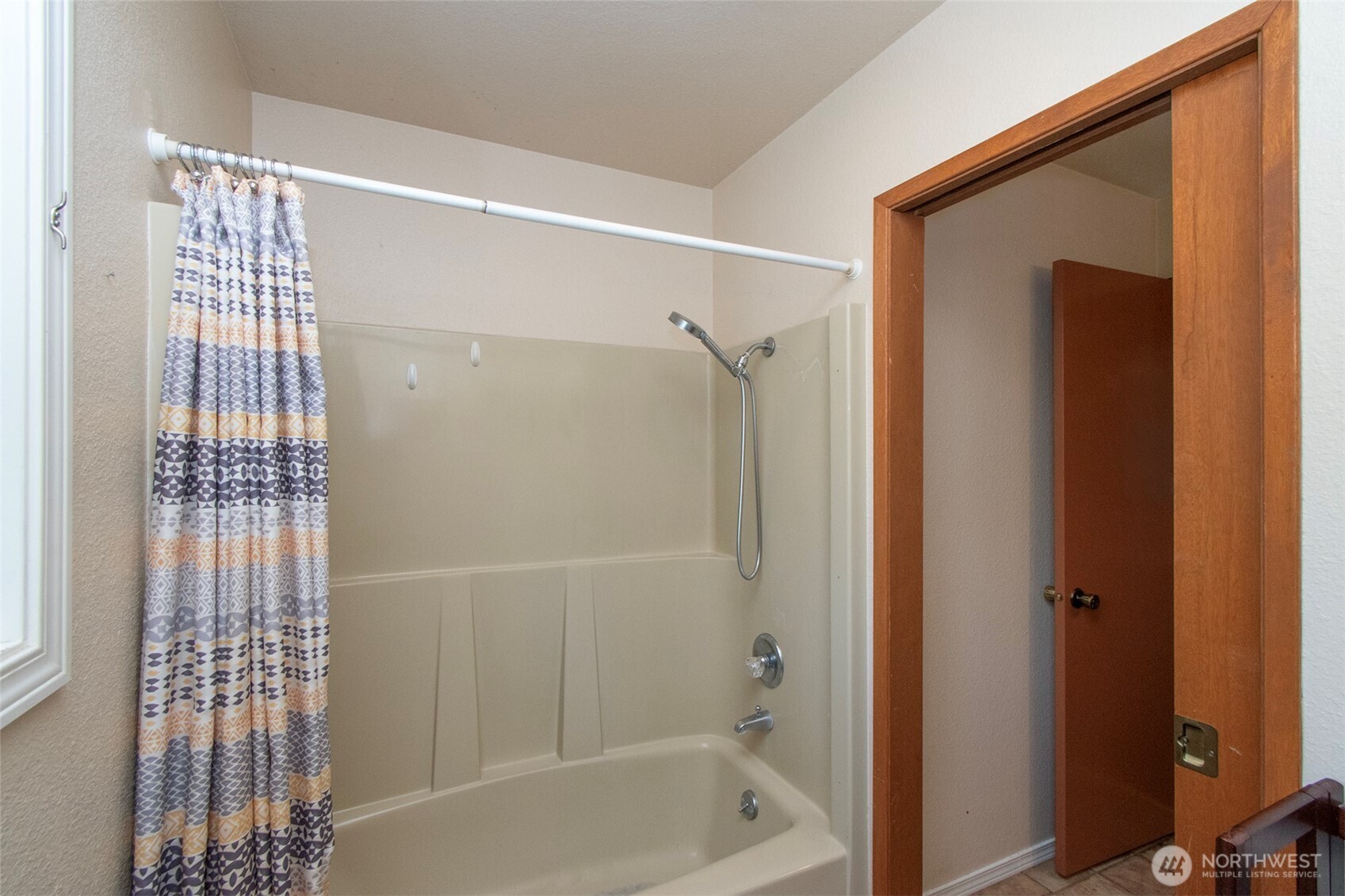 870 Thorton Drive Property Photo 16
