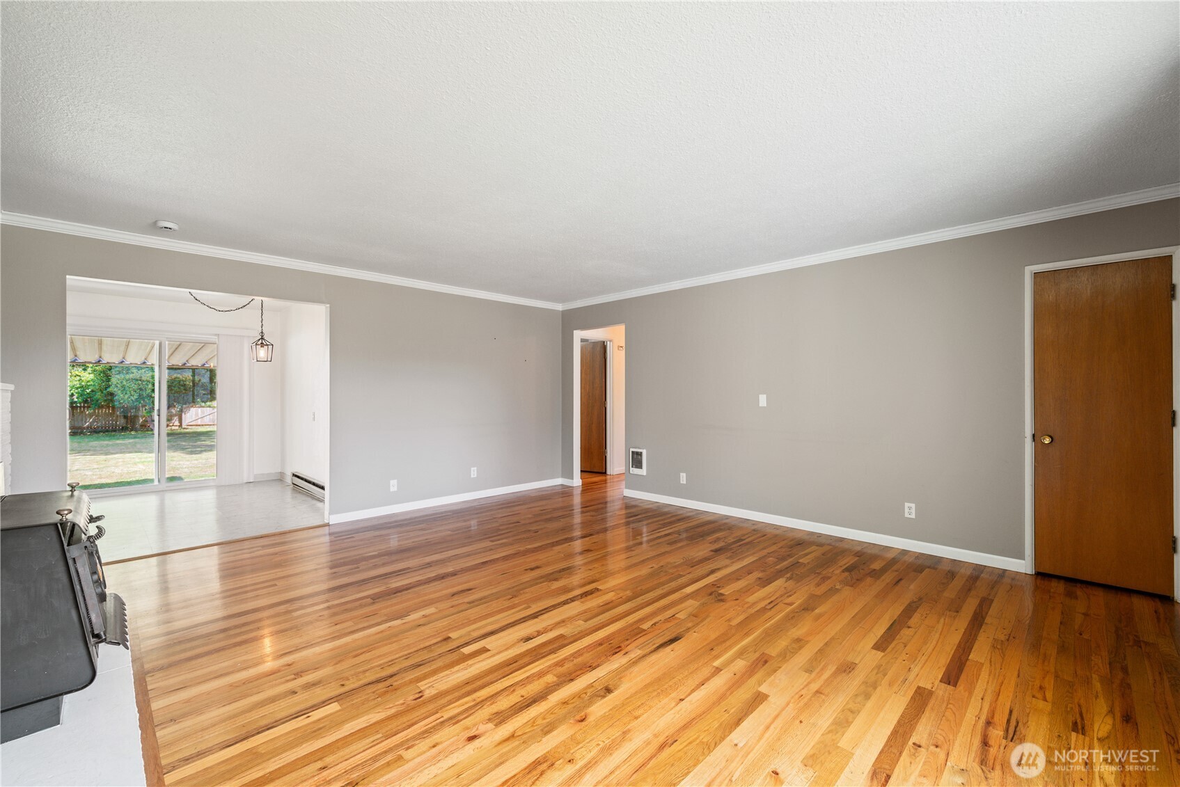 3118 Maple Street Property Photo 4