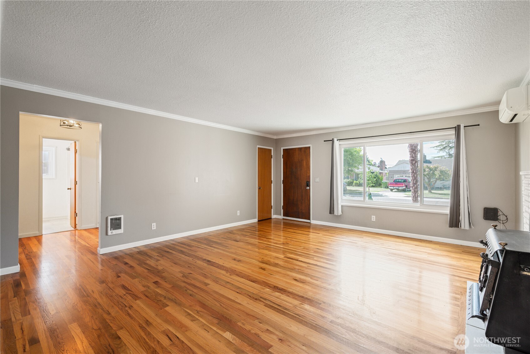 3118 Maple Street Property Photo 5