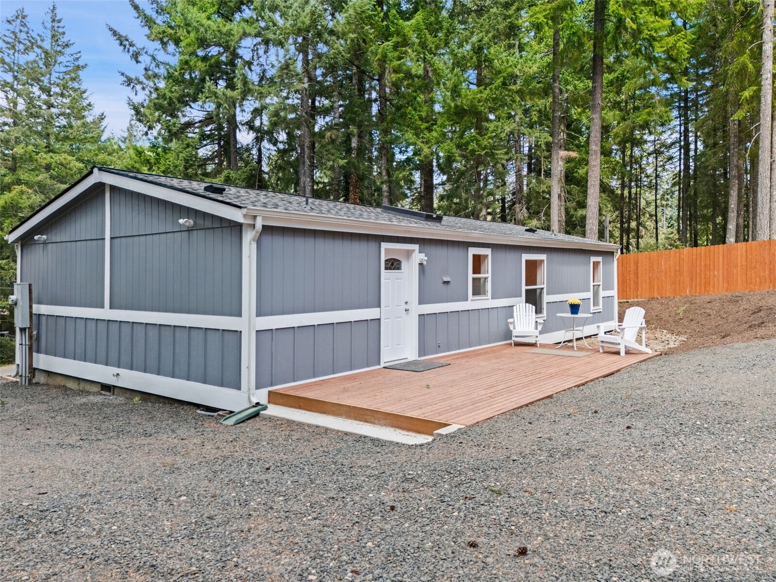 160 E Clonakilty Drive Property Photo 3