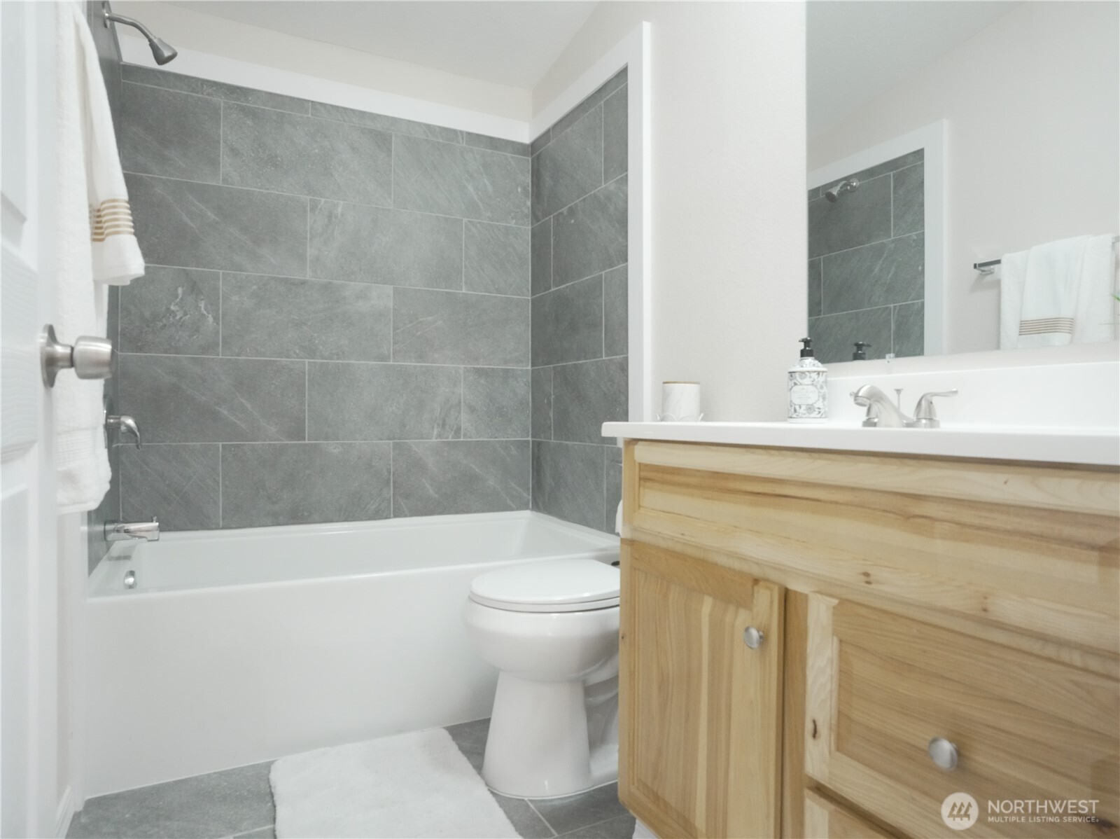 160 E Clonakilty Drive Property Photo 20