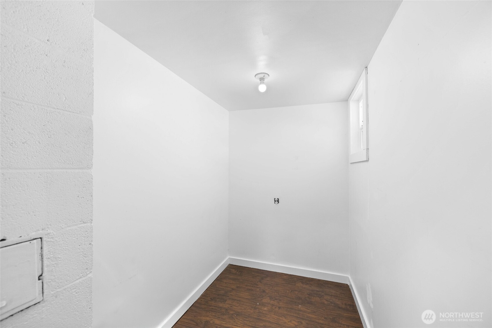 24499 E State Street Property Photo 17