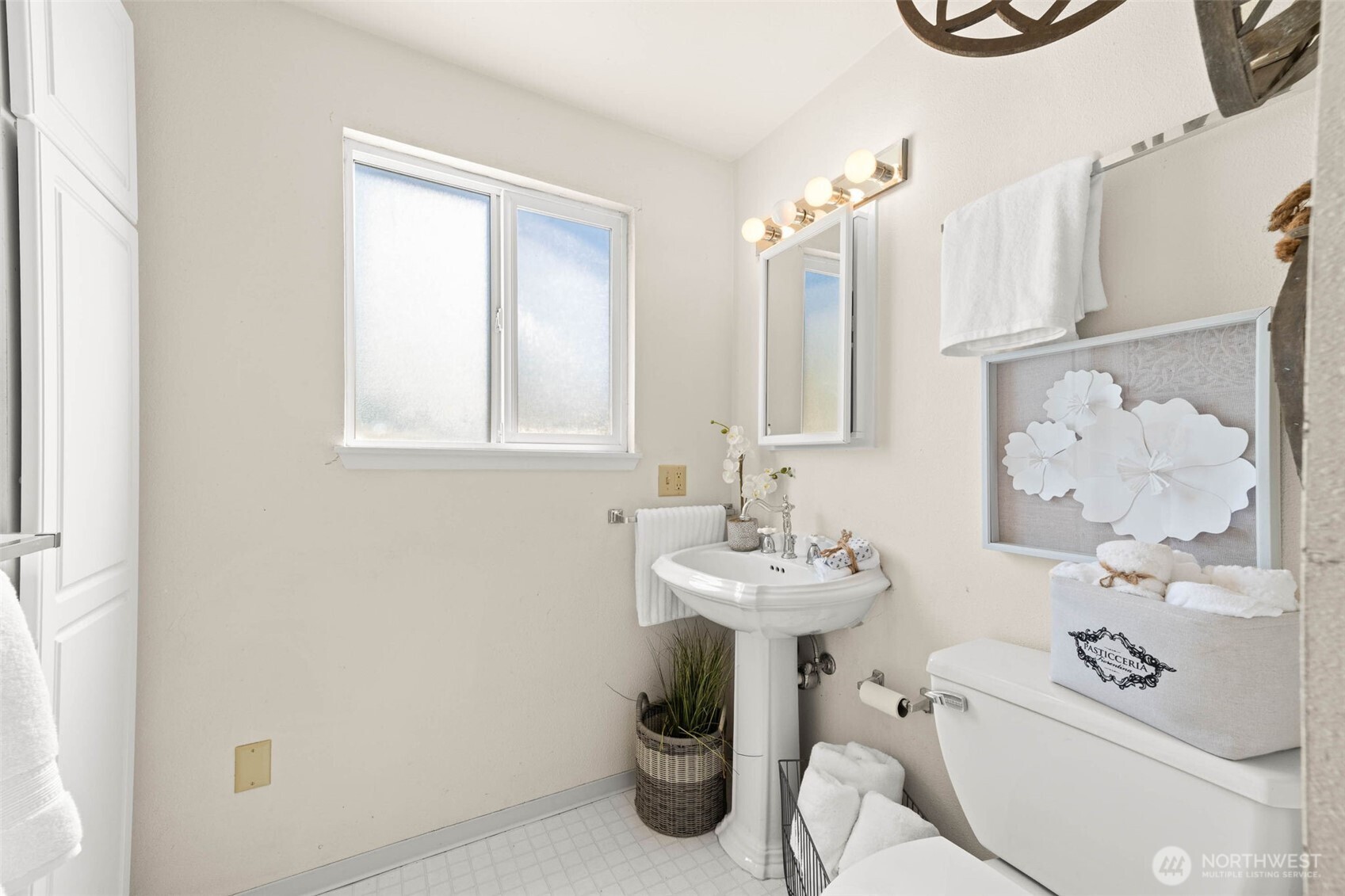 1107 Sequalish Street Property Photo 13