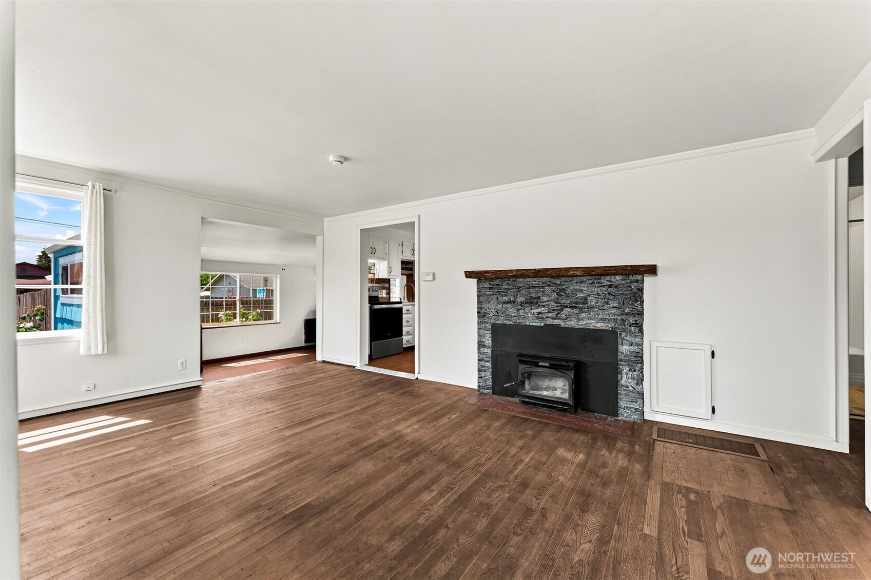 17053 35th Avenue Property Photo 5
