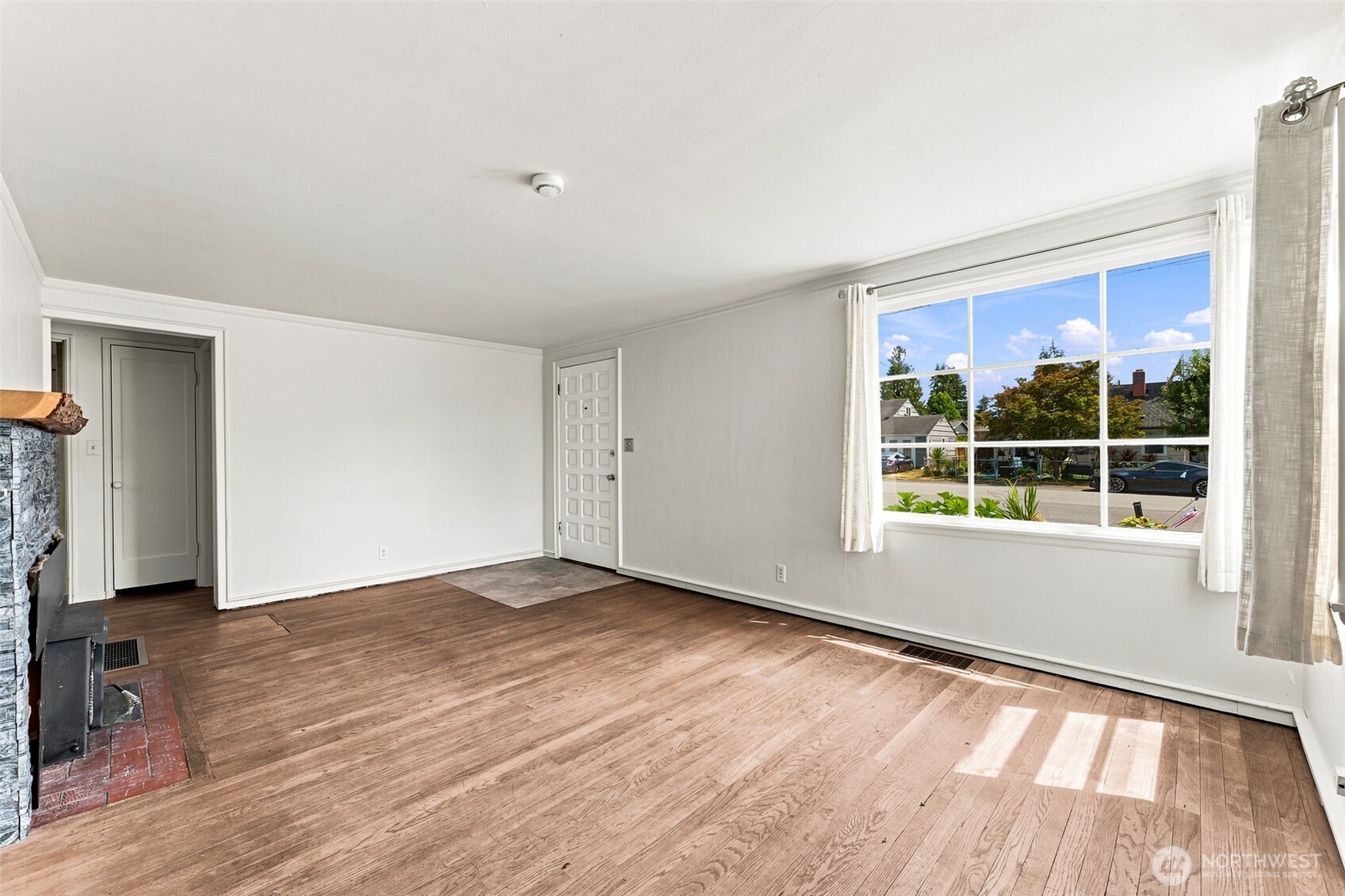 17053 35th Avenue Property Photo 6