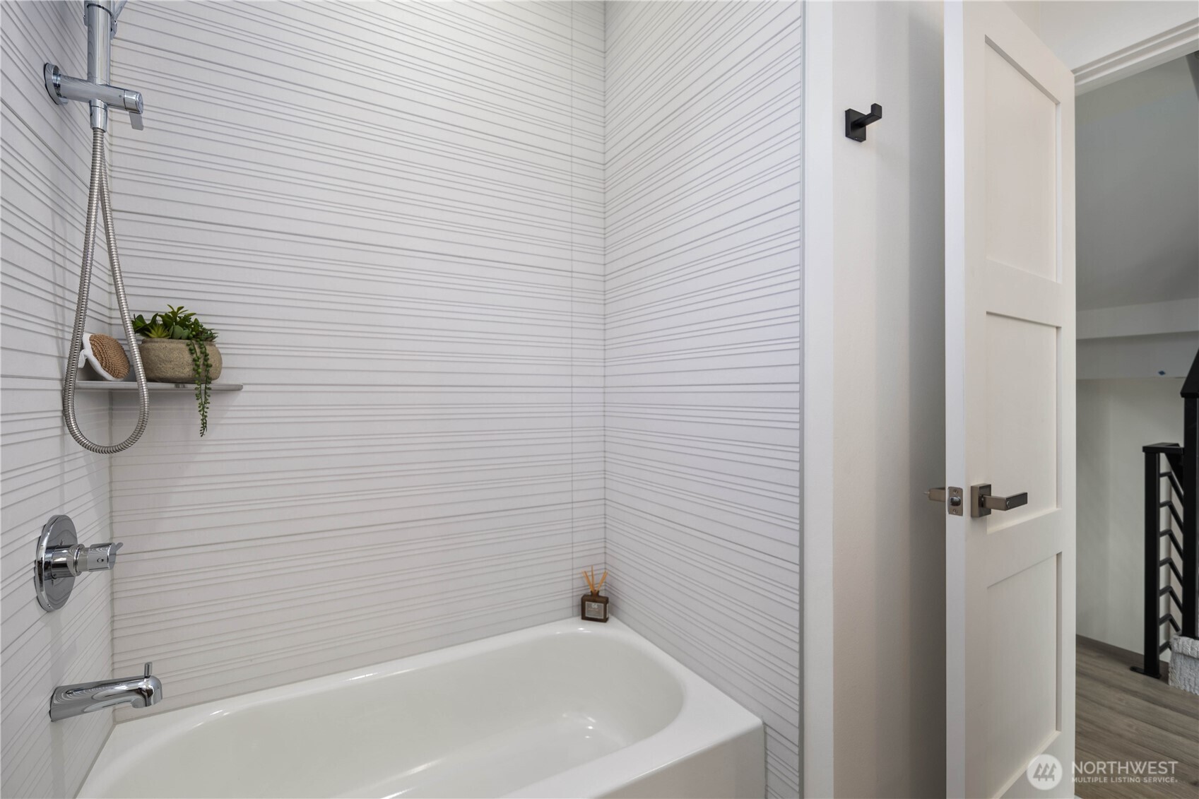 2328 D Franklin Avenue Property Photo 32