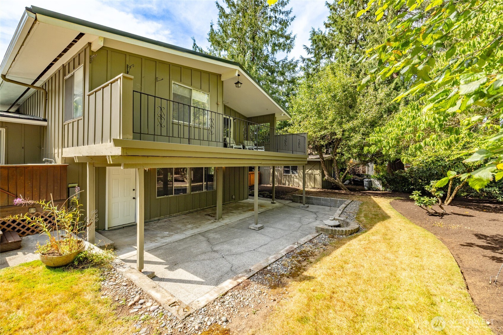 300 Claremont Place Property Photo 37
