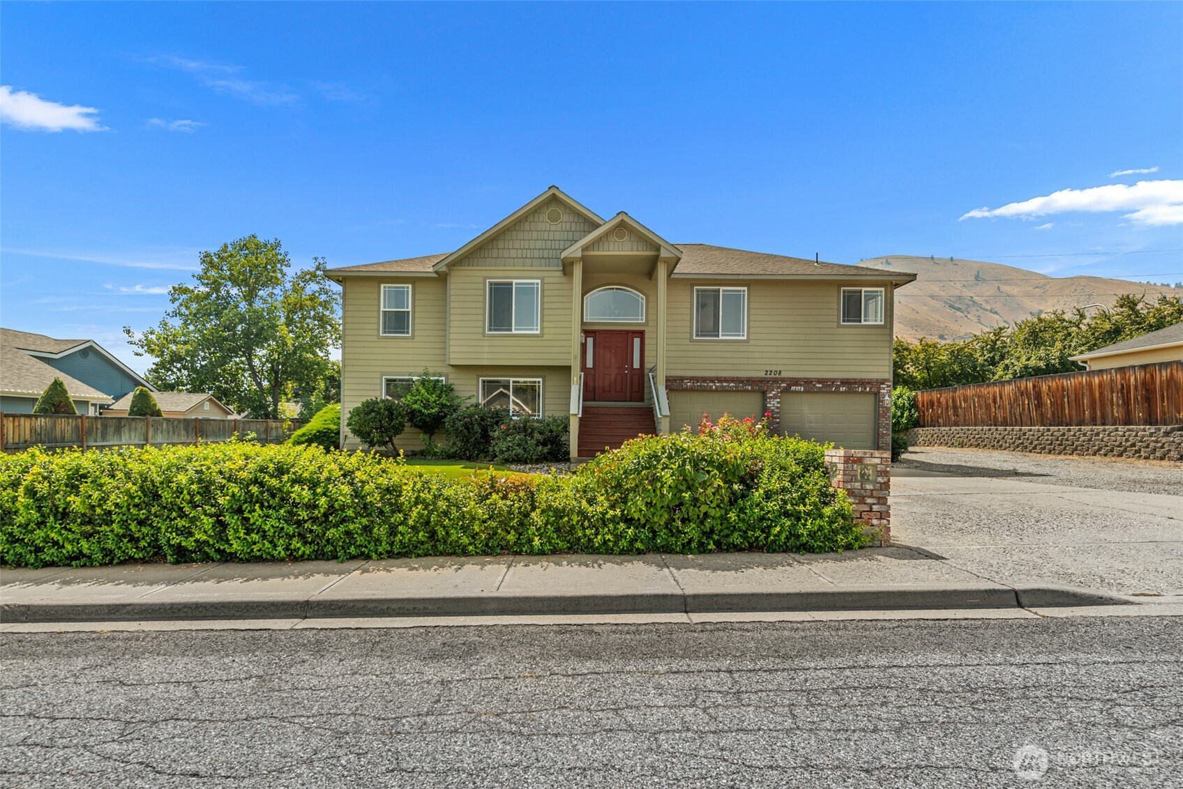 2208 Ashley Brooke Property Photo 1