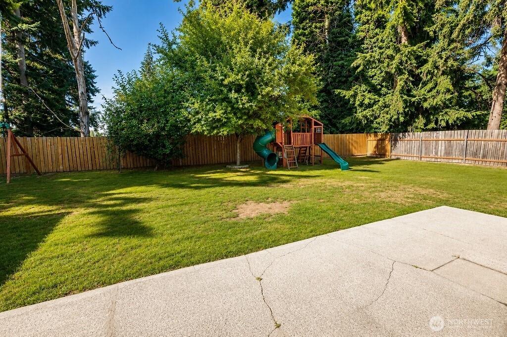 2465 24th Street Property Photo 9