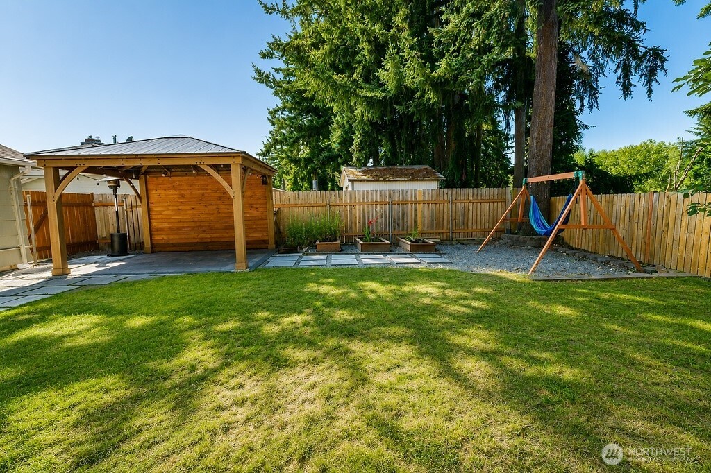 2465 24th Street Property Photo 11