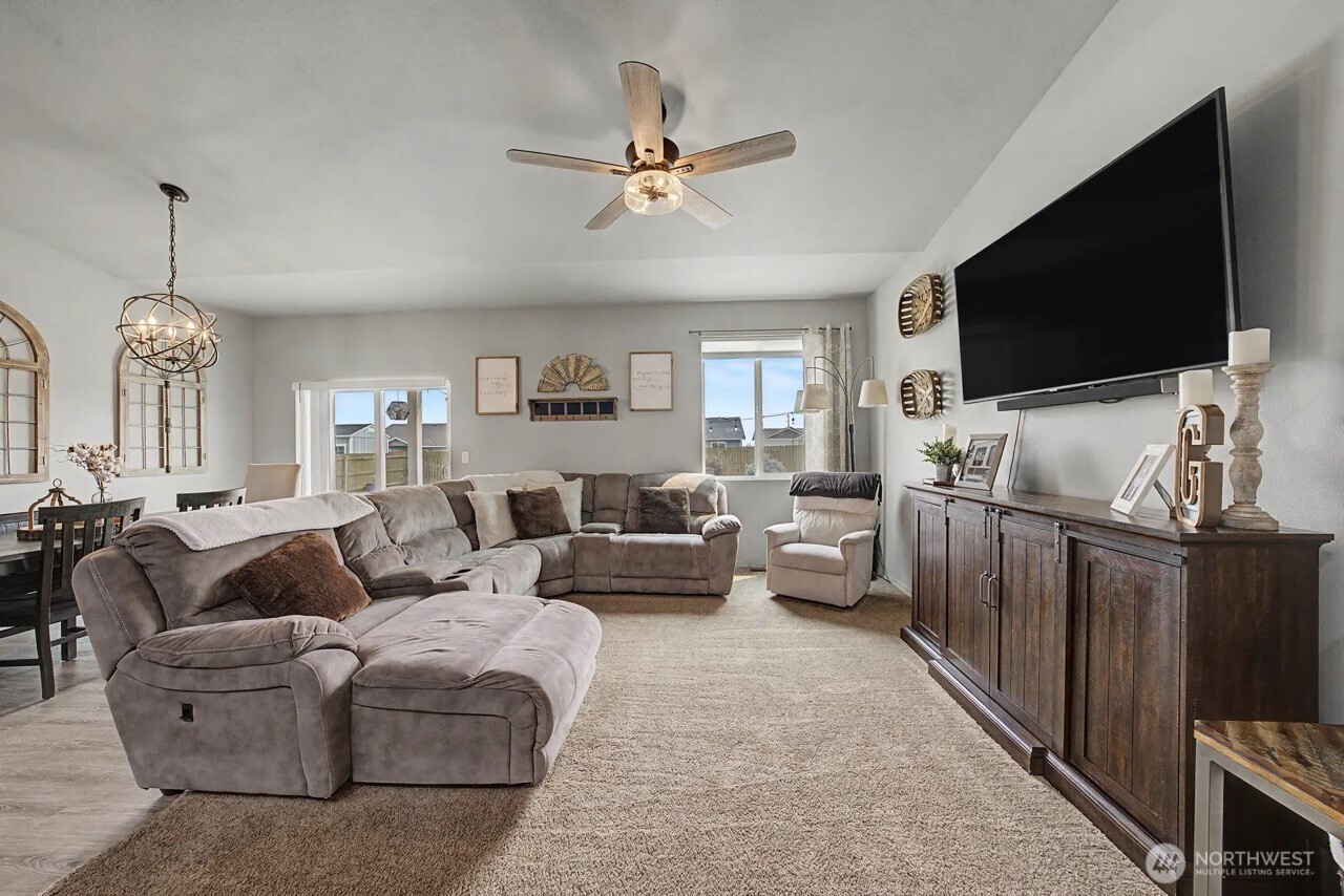 18 Linda Ridge Loop Property Photo 4