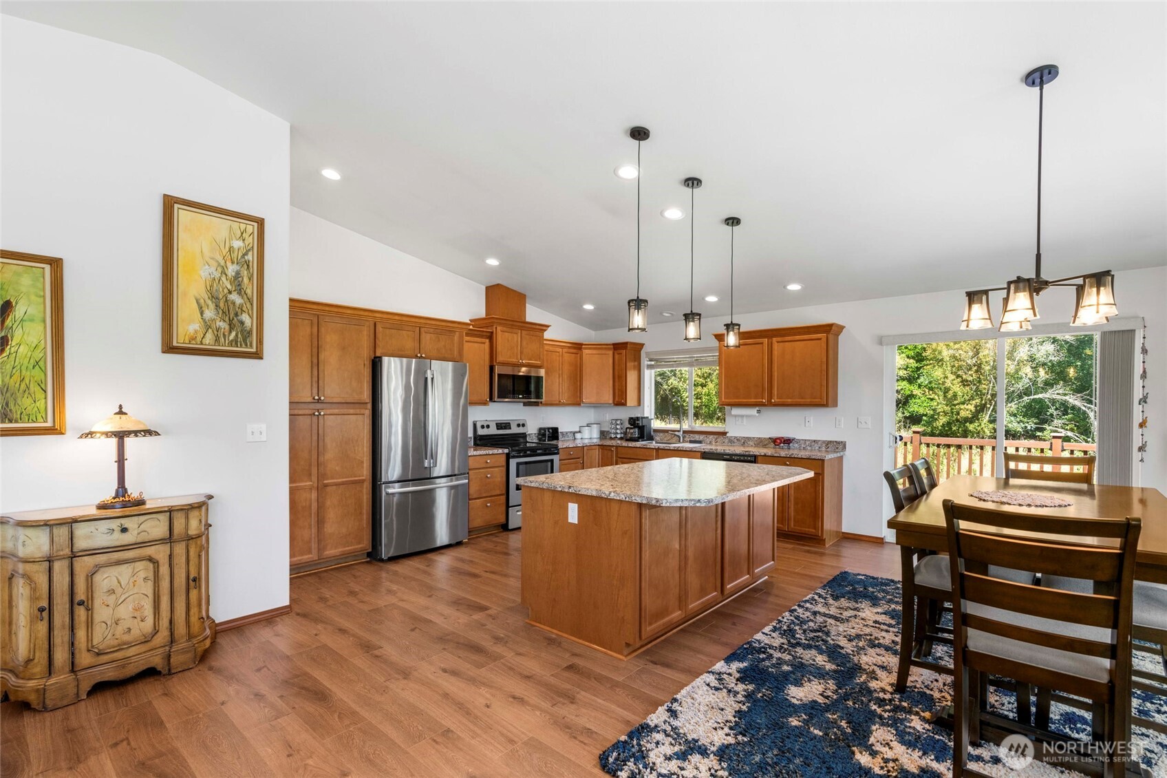 1415 Highland Drive Property Photo 8